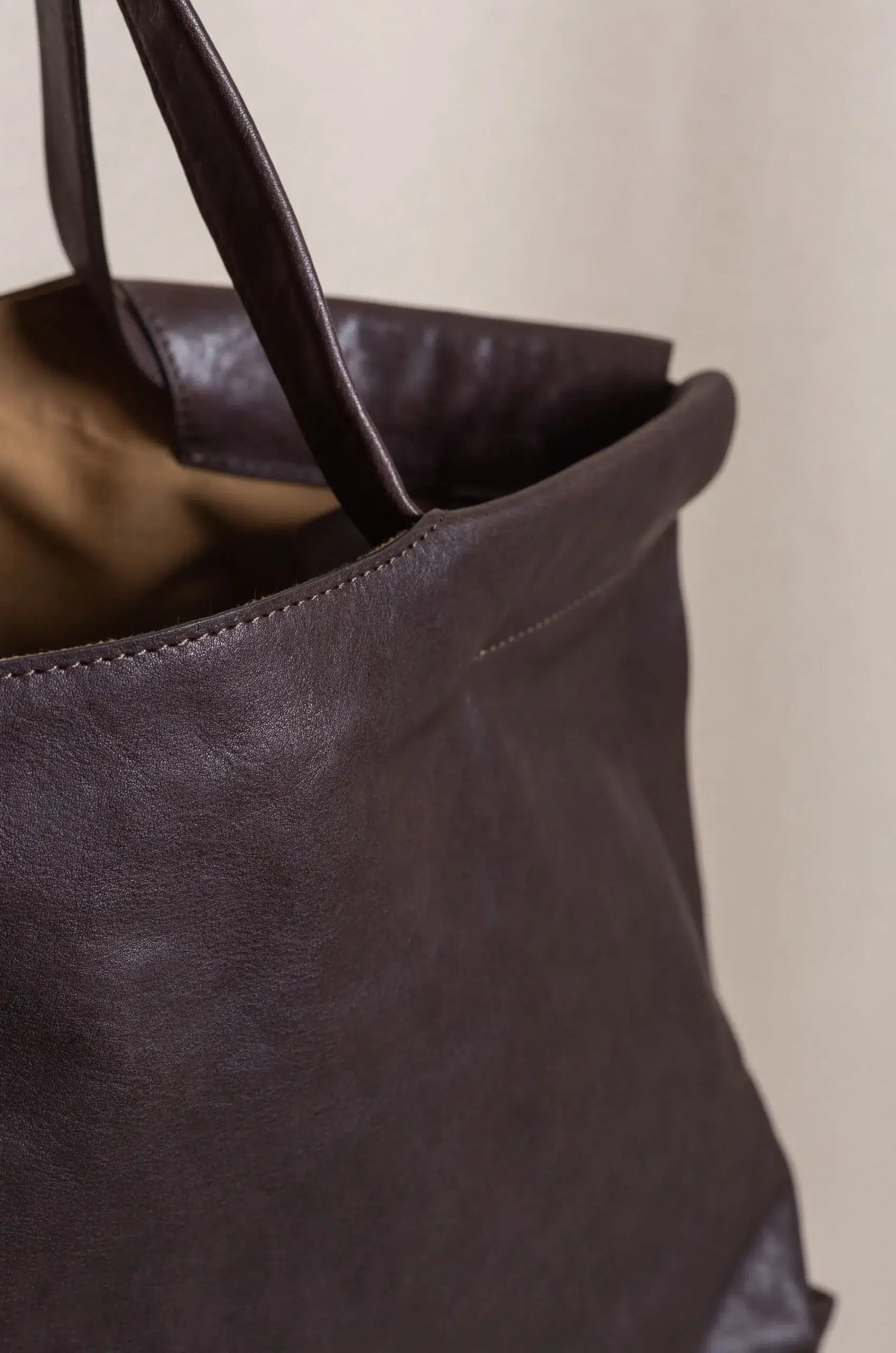 Bea Mombaers bags - SHOPPER MIDI MATTE - DARK BROWN