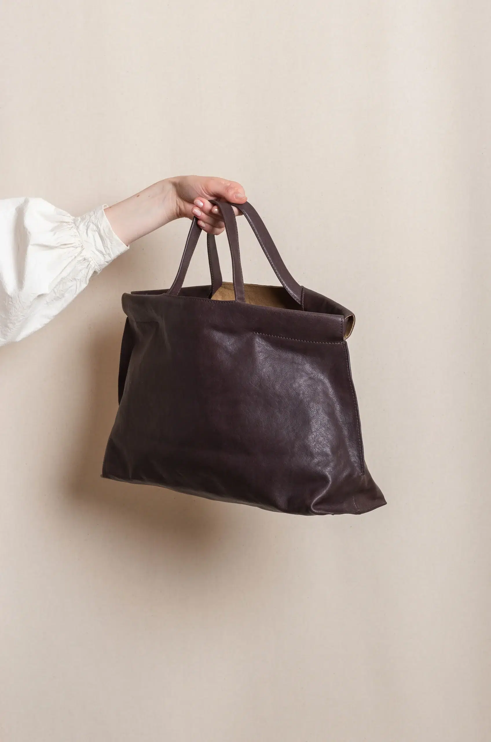 Bea Mombaers bags - SHOPPER MIDI MATTE - DARK BROWN