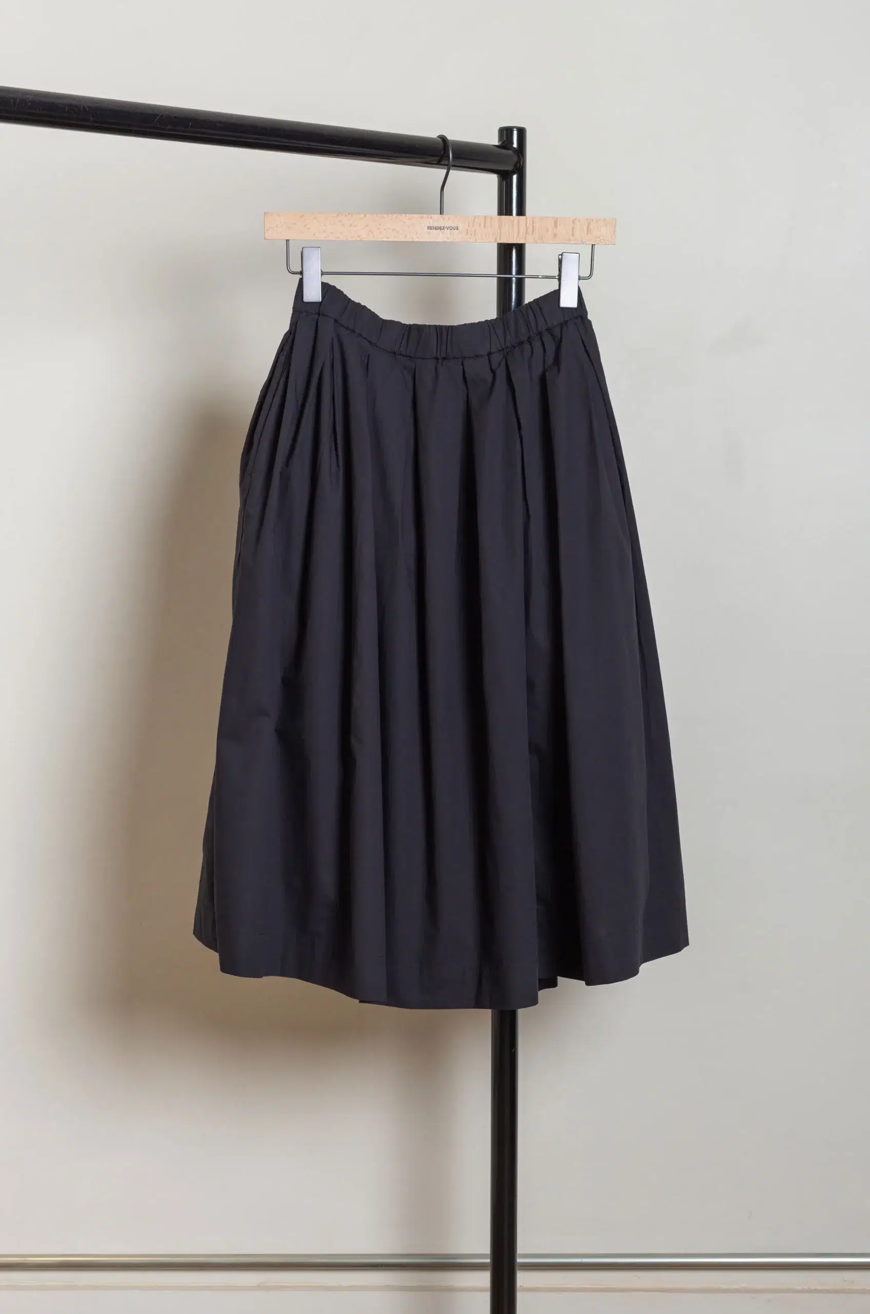 Casey Casey - SIMPLE RIDEAUX SKIRT 26FJ242 - BLACK
