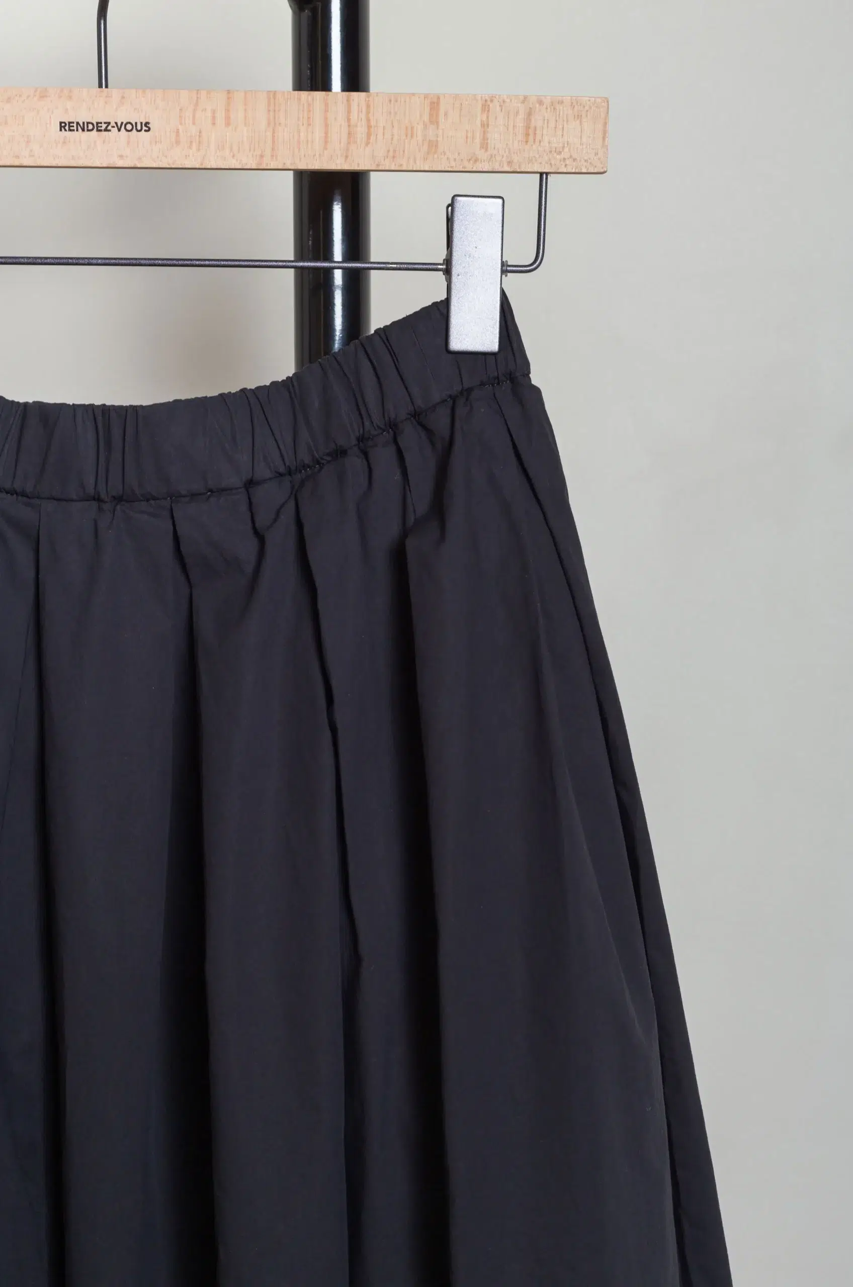 Casey Casey - SIMPLE RIDEAUX SKIRT 26FJ242 - BLACK