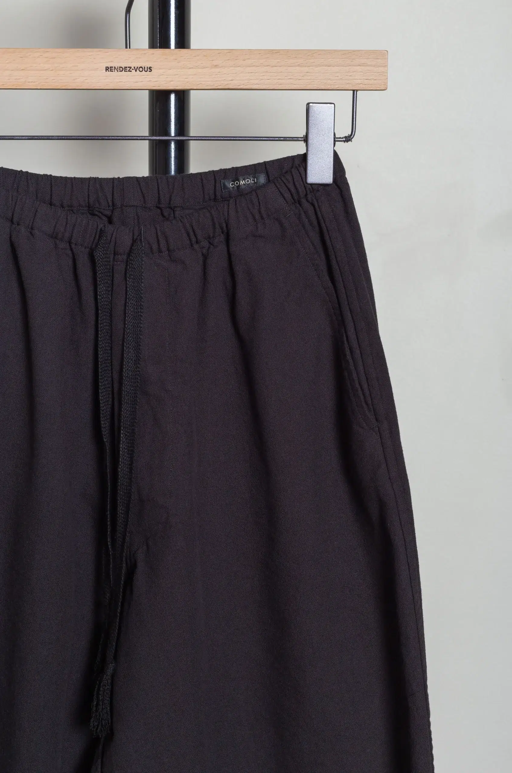 Comoli - COTTON DUCK TAPERED PANTS D01-03010 - BLACK