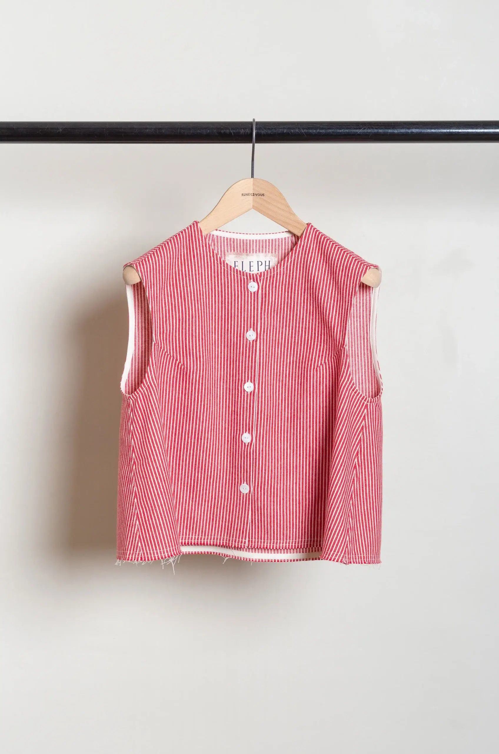 Eleph - A CROPPED TOP C9010301 - RED