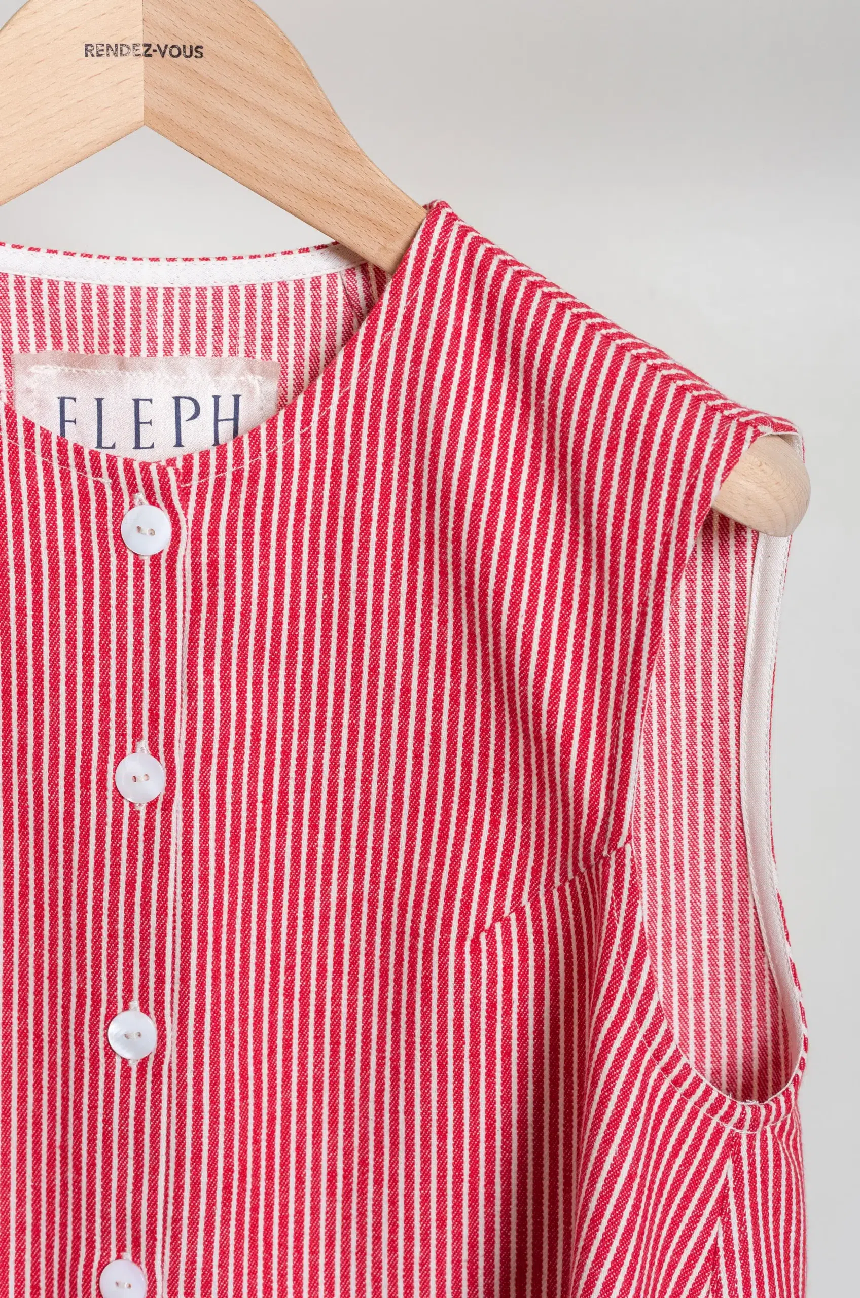 Eleph - A CROPPED TOP C9010301 - RED