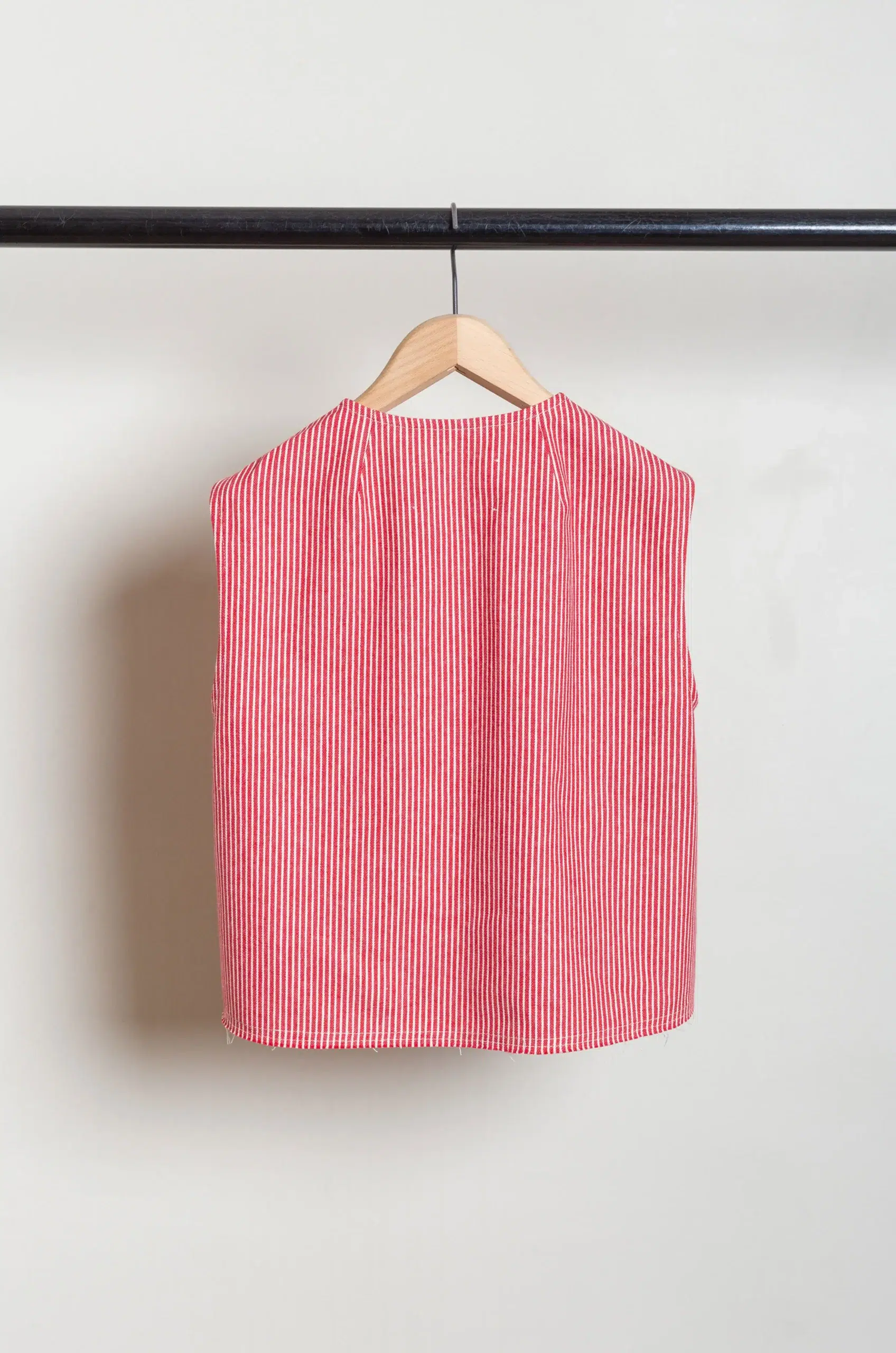 Eleph - A CROPPED TOP C9010301 - RED