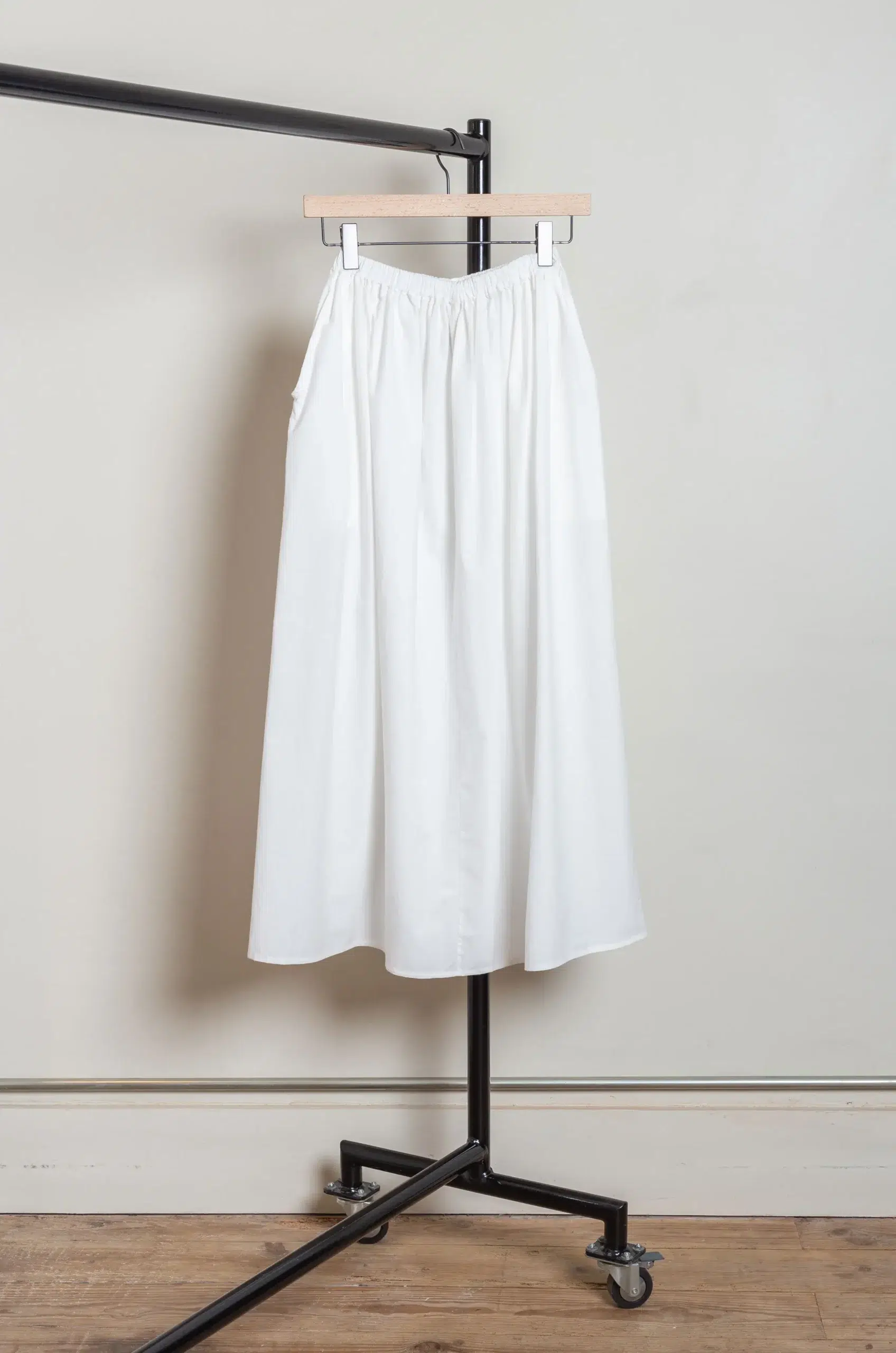 Eleph - WIDE POCKET SKIRT C9010506 - WHITE