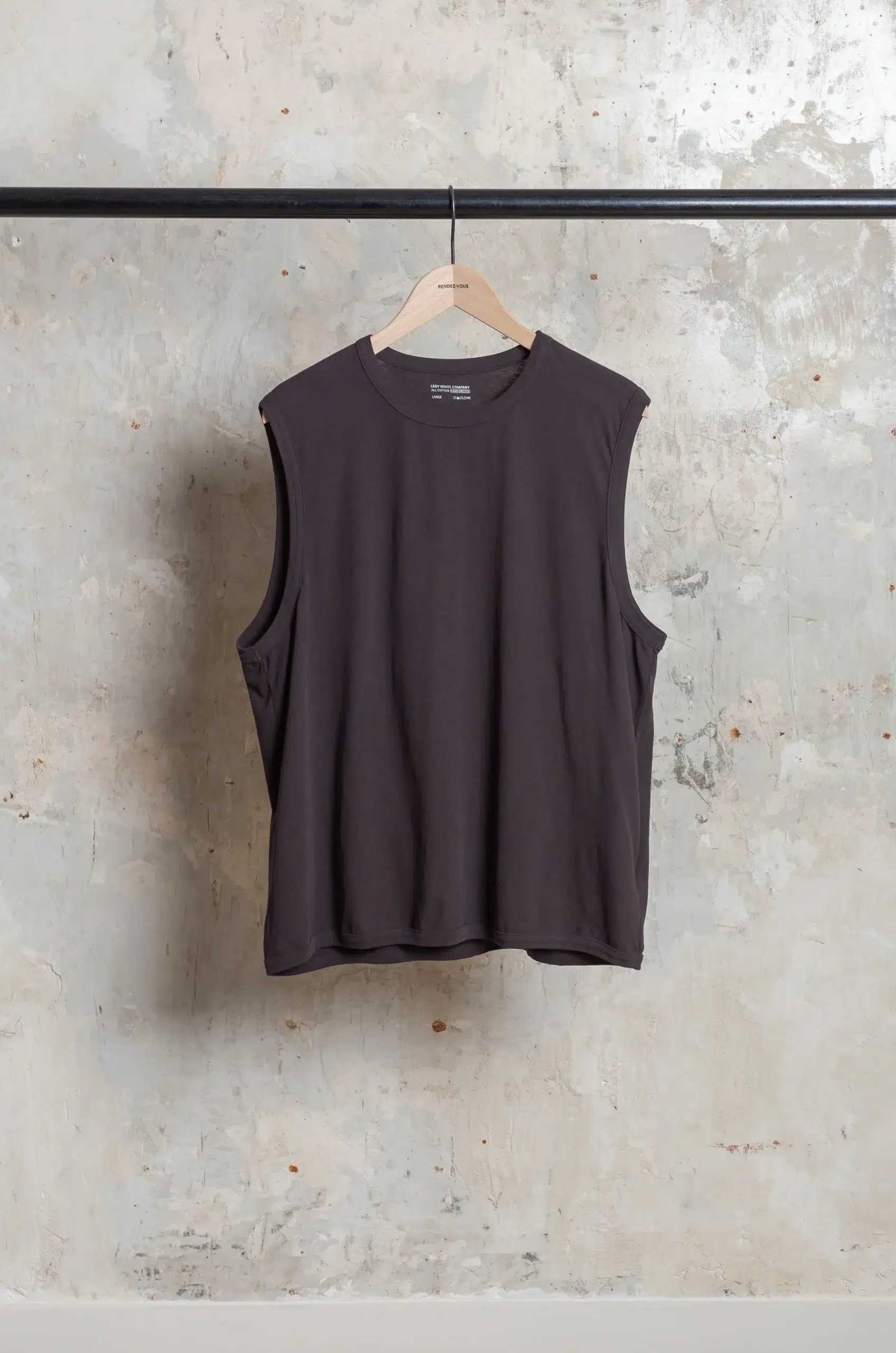 Lady White - SLEEVELESS T-SHIRT - TIRE BLACK