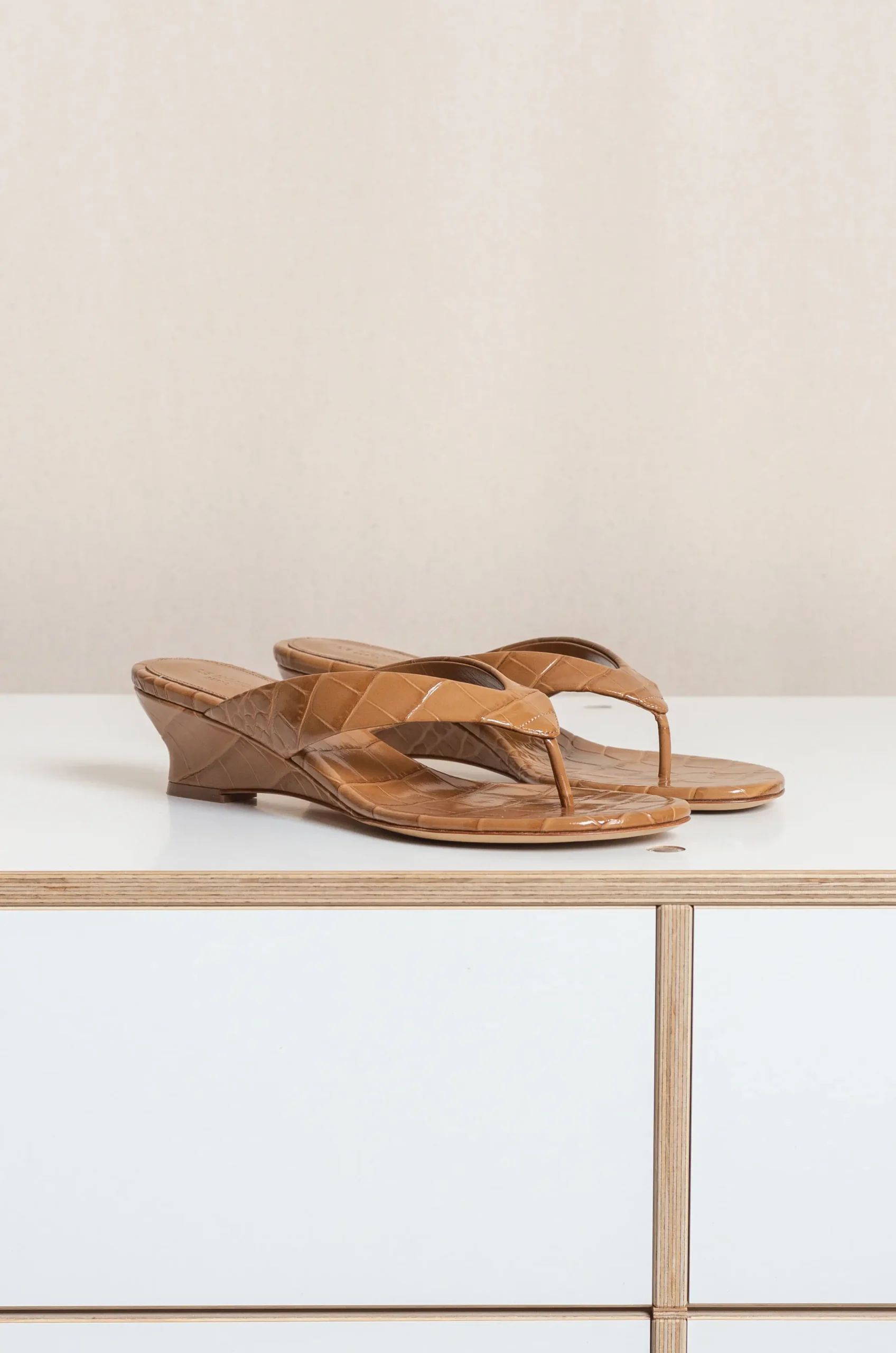 Le Monde Béryl - MICRO WEDGE THONG - BROWN