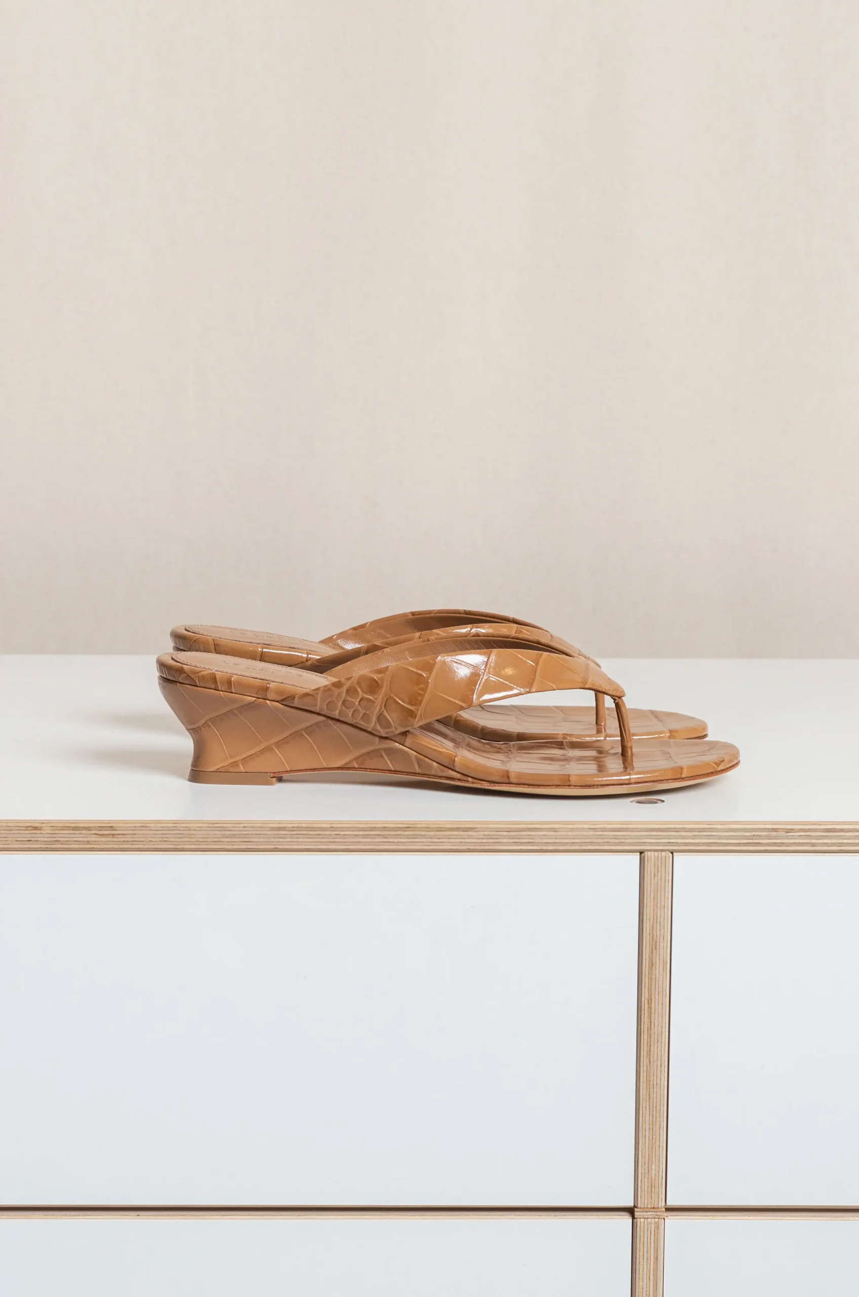 Le Monde Béryl - MICRO WEDGE THONG - BROWN