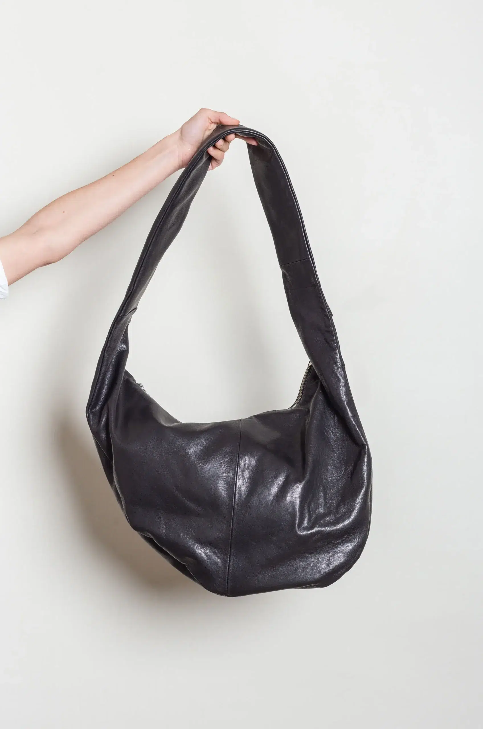 STEIN - TWIST SHOULDER BAG ST.1507 - BLACK