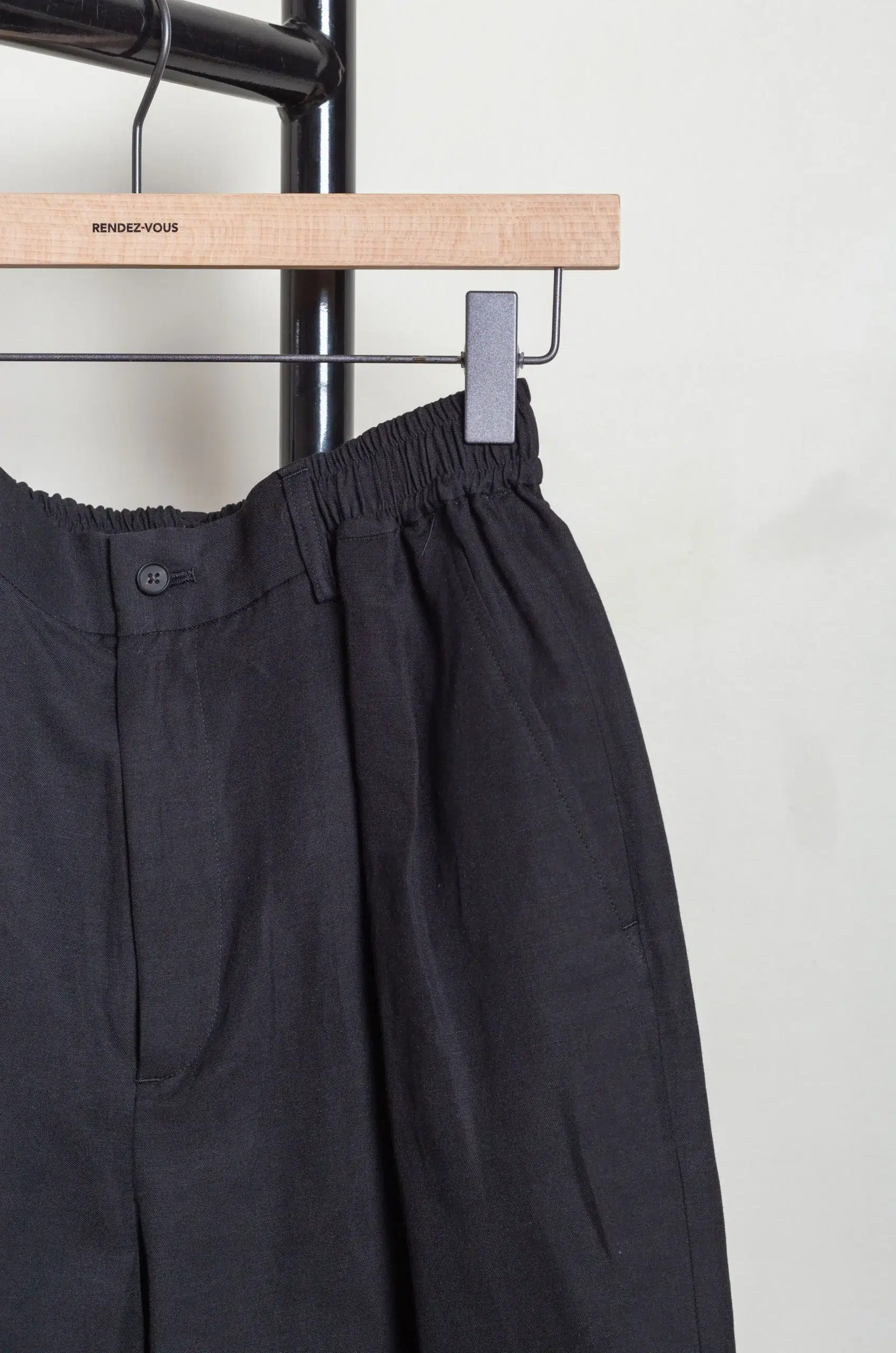 STEIN - VIS/LI/RA TWILL WIDE EASY SHORT TROUSERS ST.1437 - BLACK