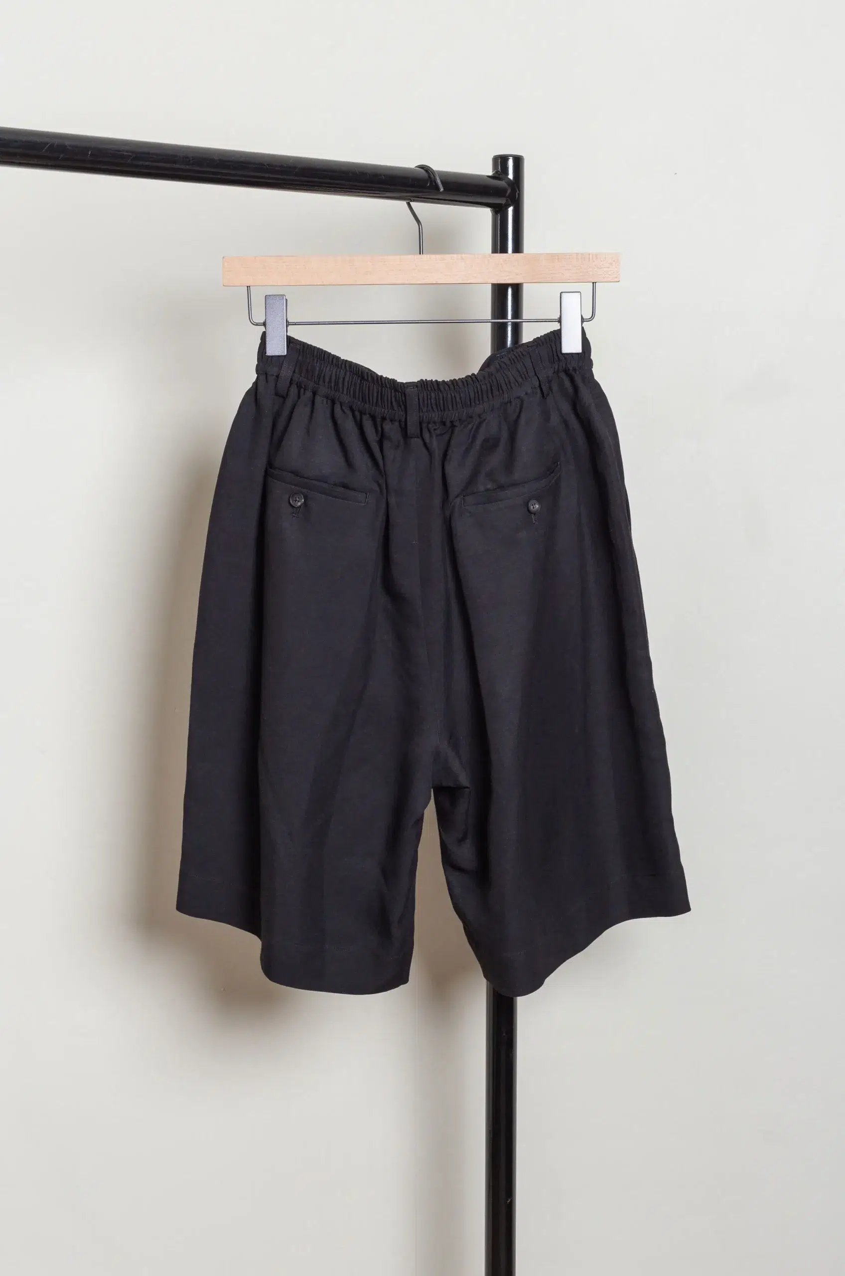 STEIN - VIS/LI/RA TWILL WIDE EASY SHORT TROUSERS ST.1437 - BLACK