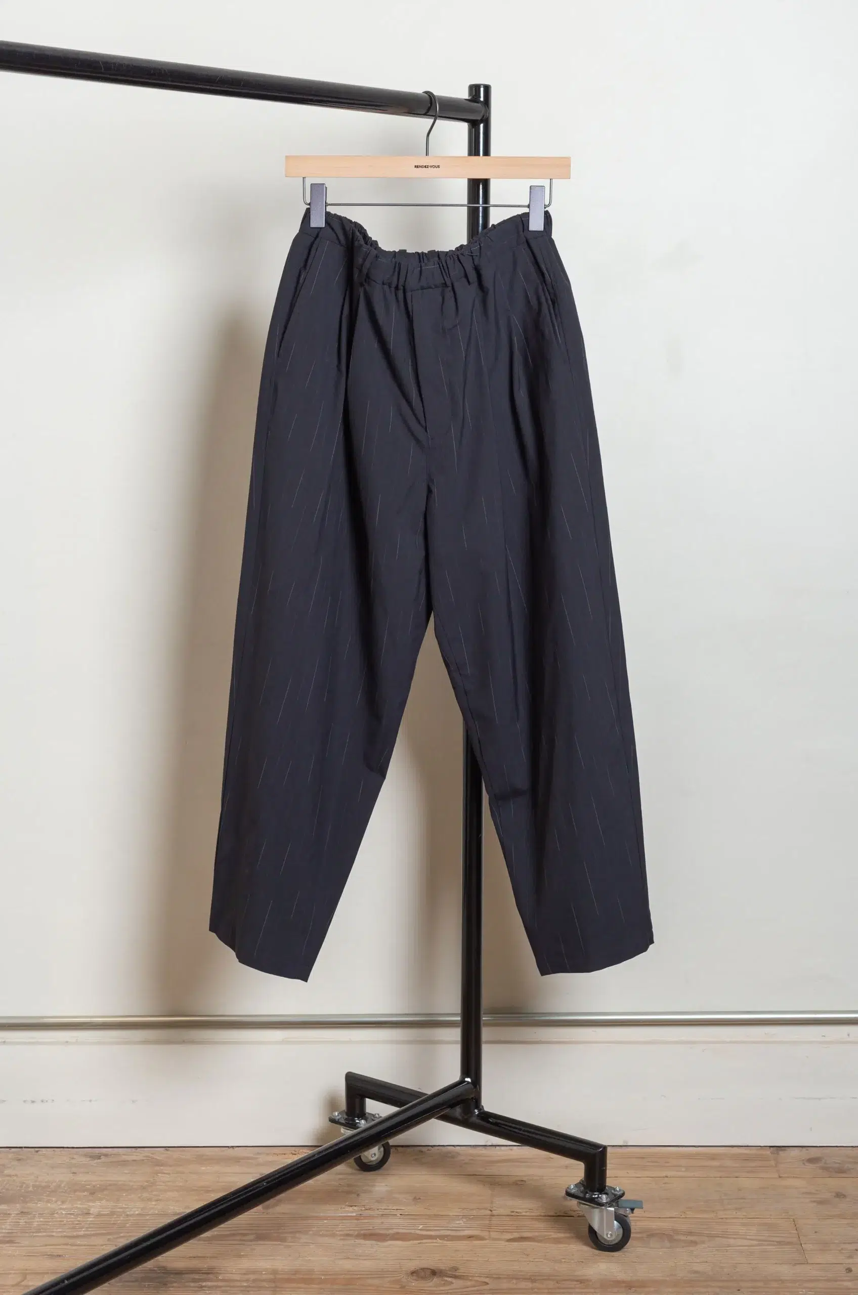 Yoko Sakamoto - DOUBLE PLEATED WIDE EASY PANTS - BLACK (L)