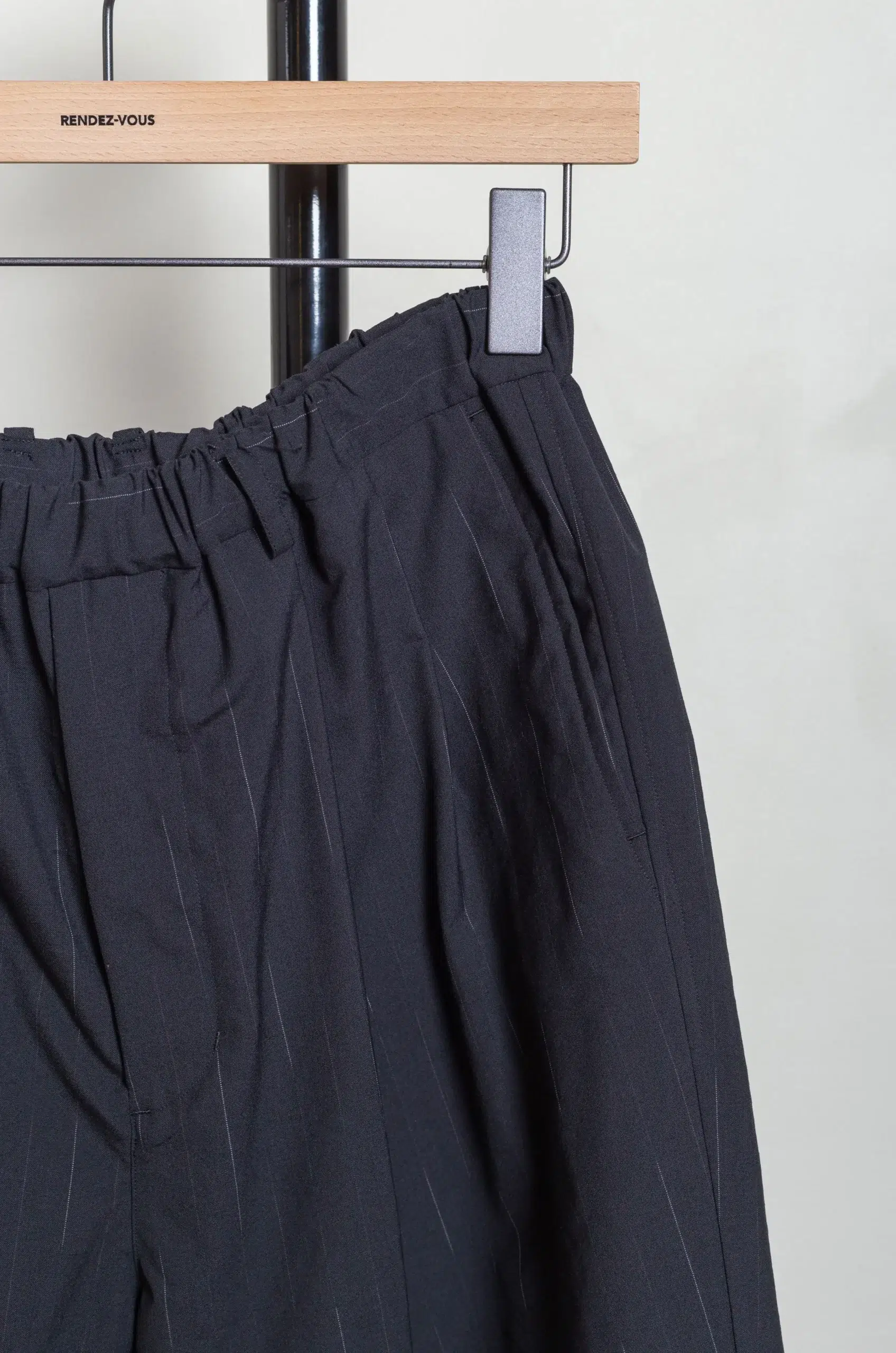 Yoko Sakamoto - DOUBLE PLEATED WIDE EASY PANTS - BLACK (L)