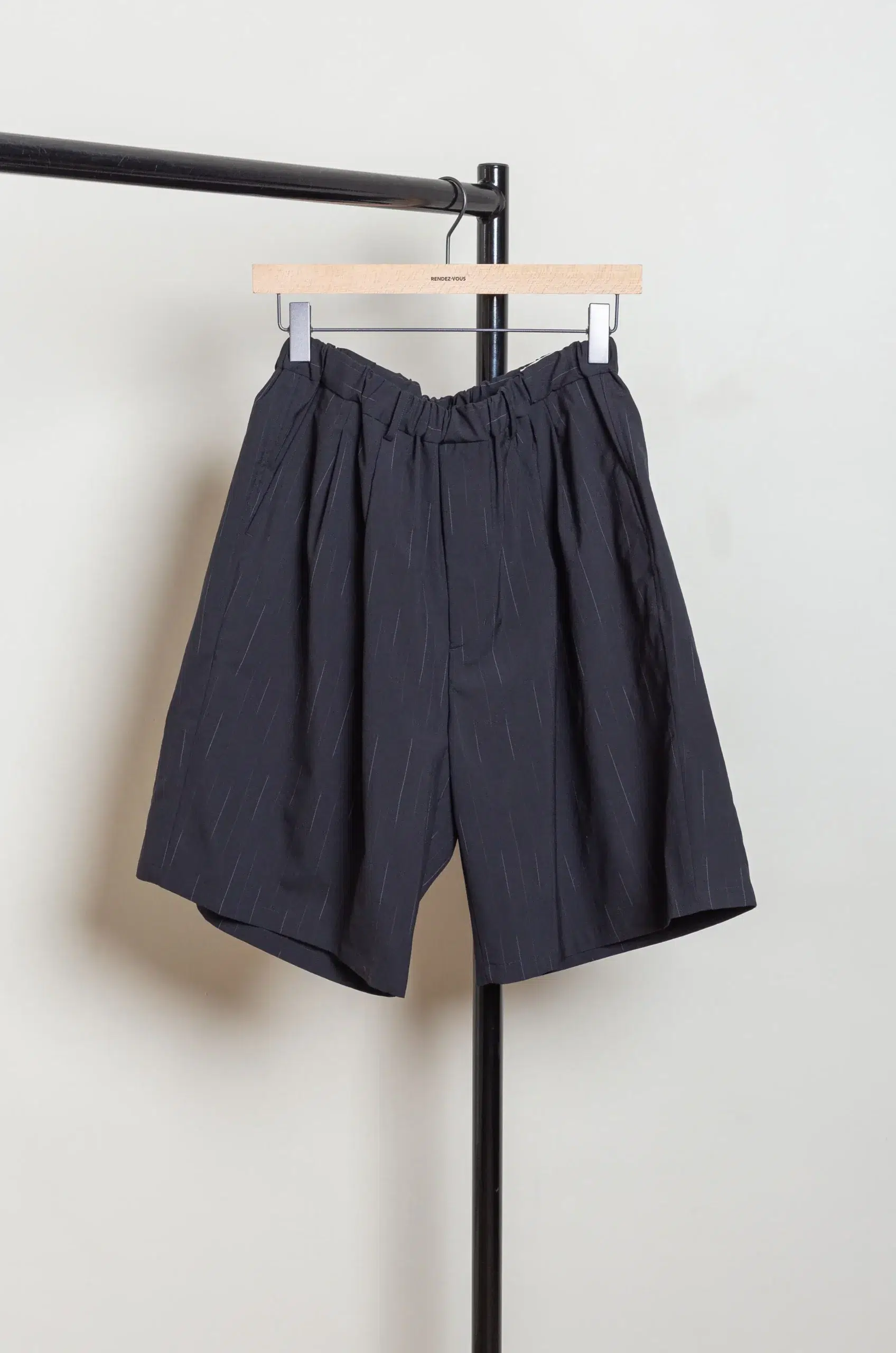 Yoko Sakamoto - DOUBLE PLEATED WIDE EASY SHORTS - BLACK (L)