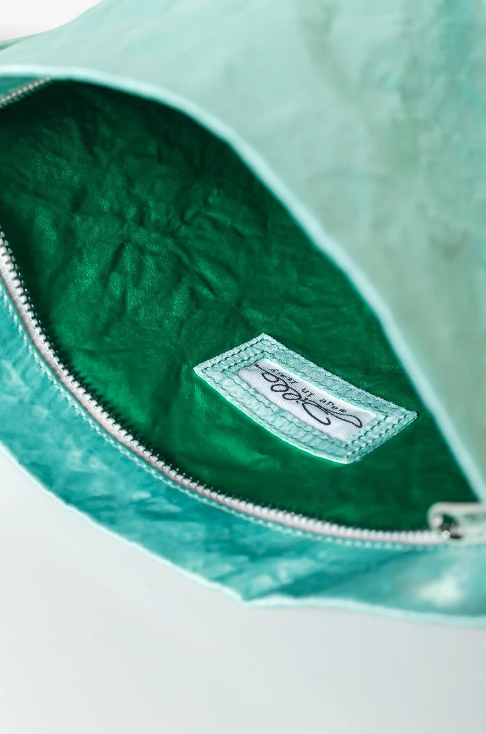 Zilla - SATIN MEDIUM SHOULDER BAG - ALOE