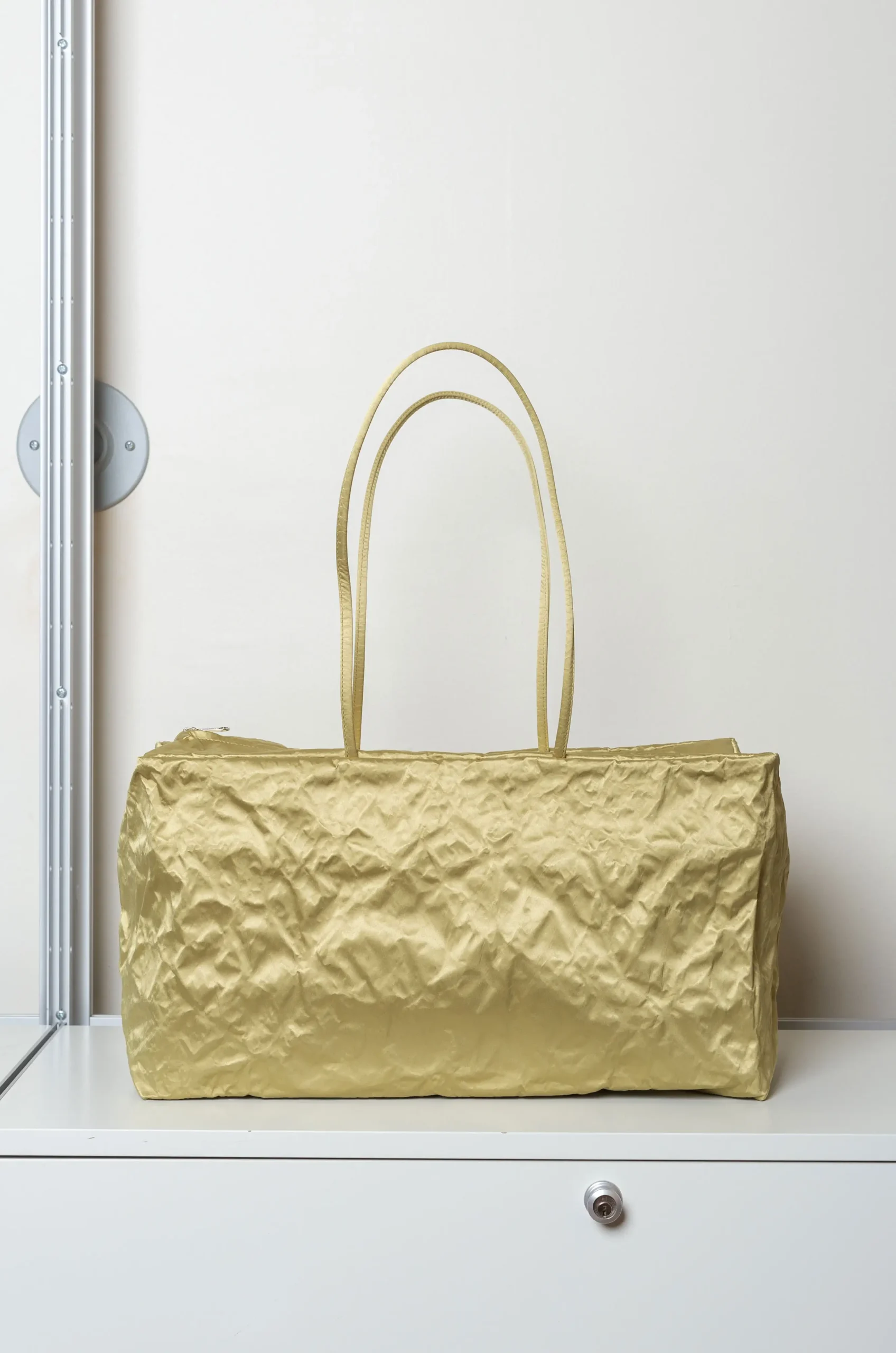 Zilla - SATIN DUFFLE BAG - OLIVEGOLD