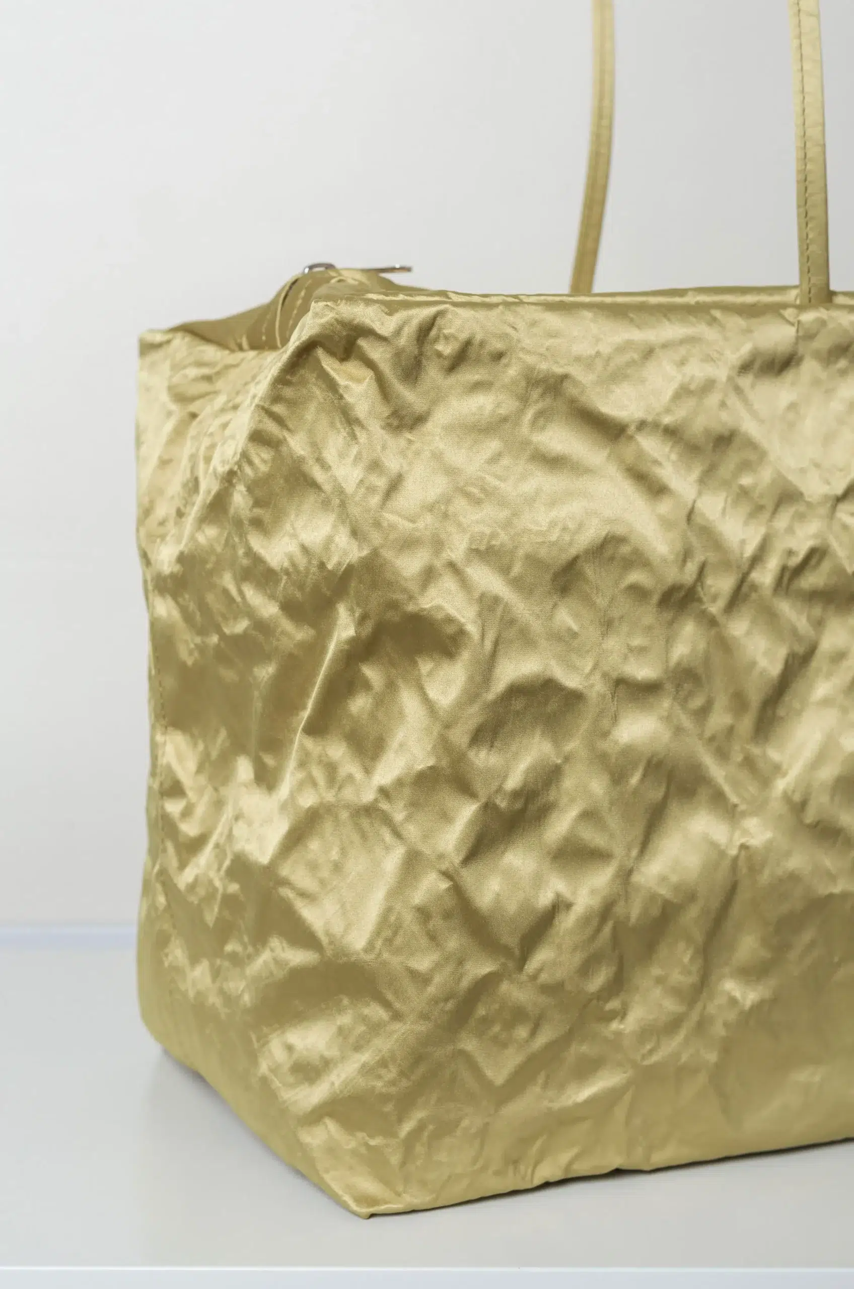 Zilla - SATIN DUFFLE BAG - OLIVEGOLD