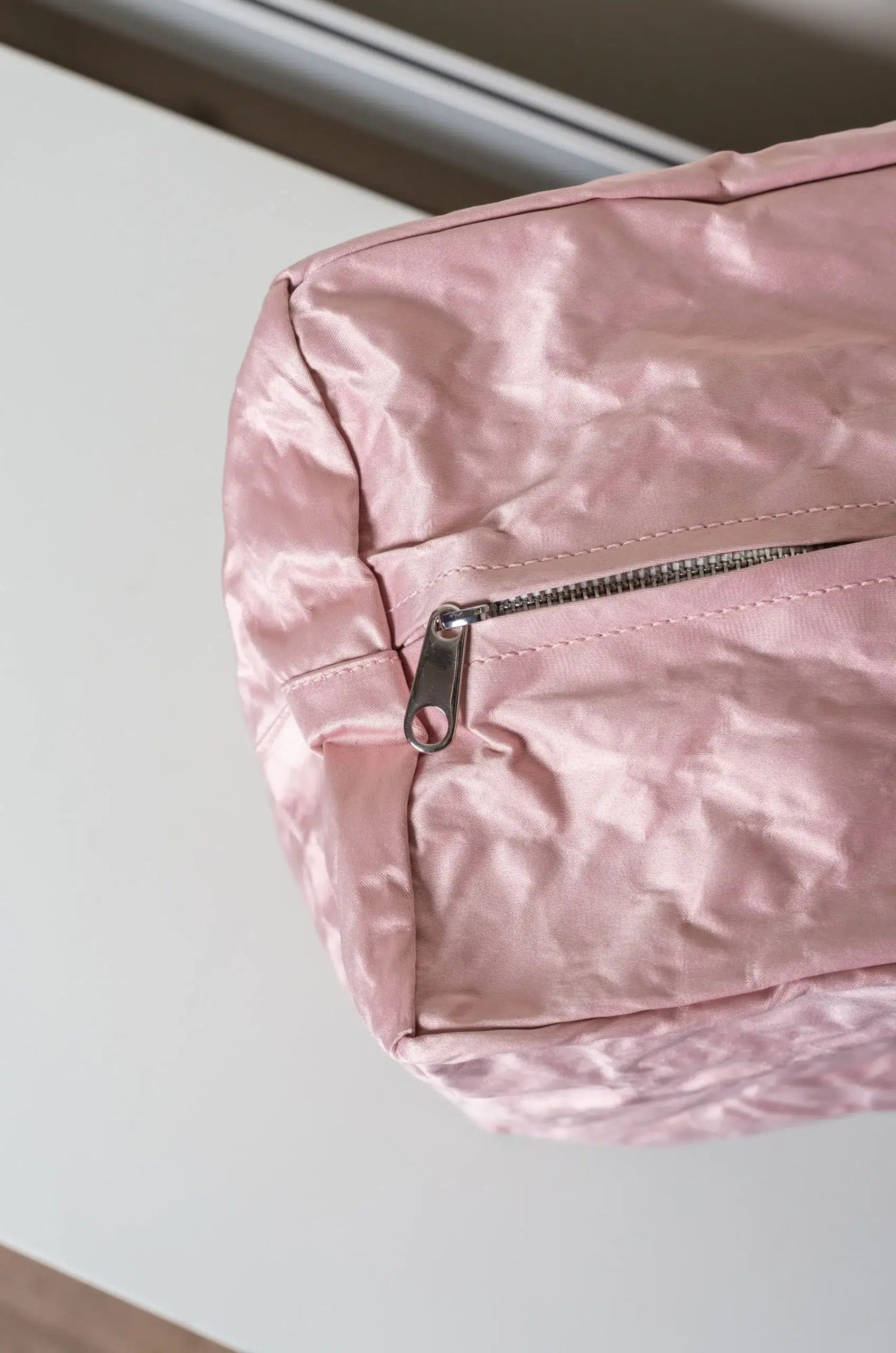 Zilla - SATIN DUFFLE BAG - PALE