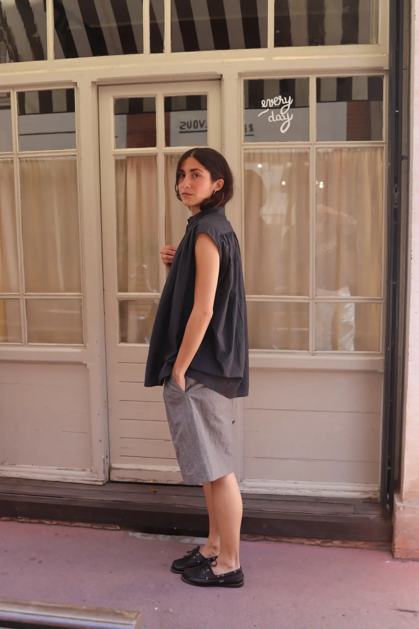 Toujours - 2 In-pleat Shorts YM44JP05 - Natural*Navy
