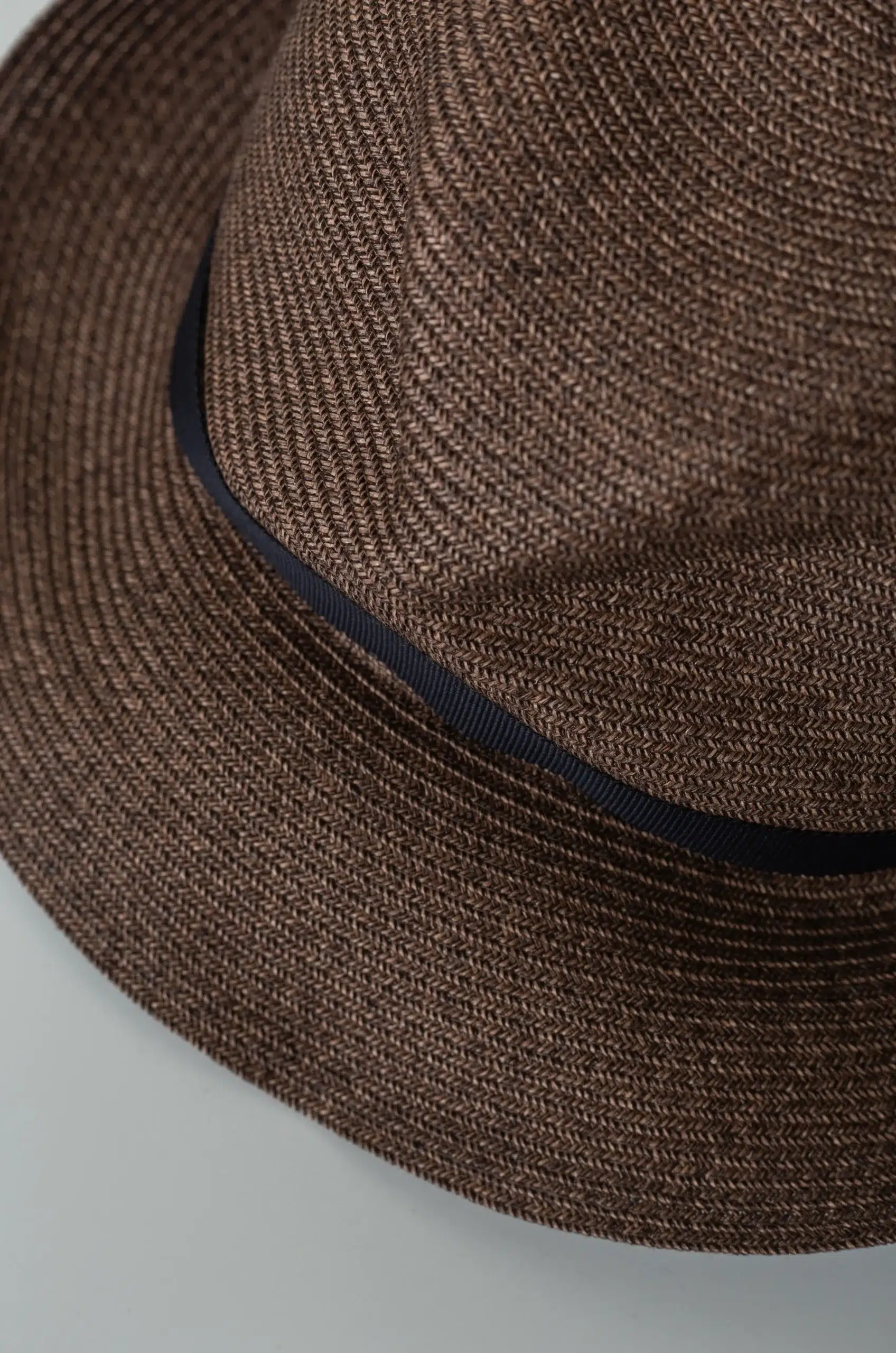 MATURE HA - BOXED HAT 6.5CM BRIM GROSGRAIN RIBBON - DARK BROWN X BLACK