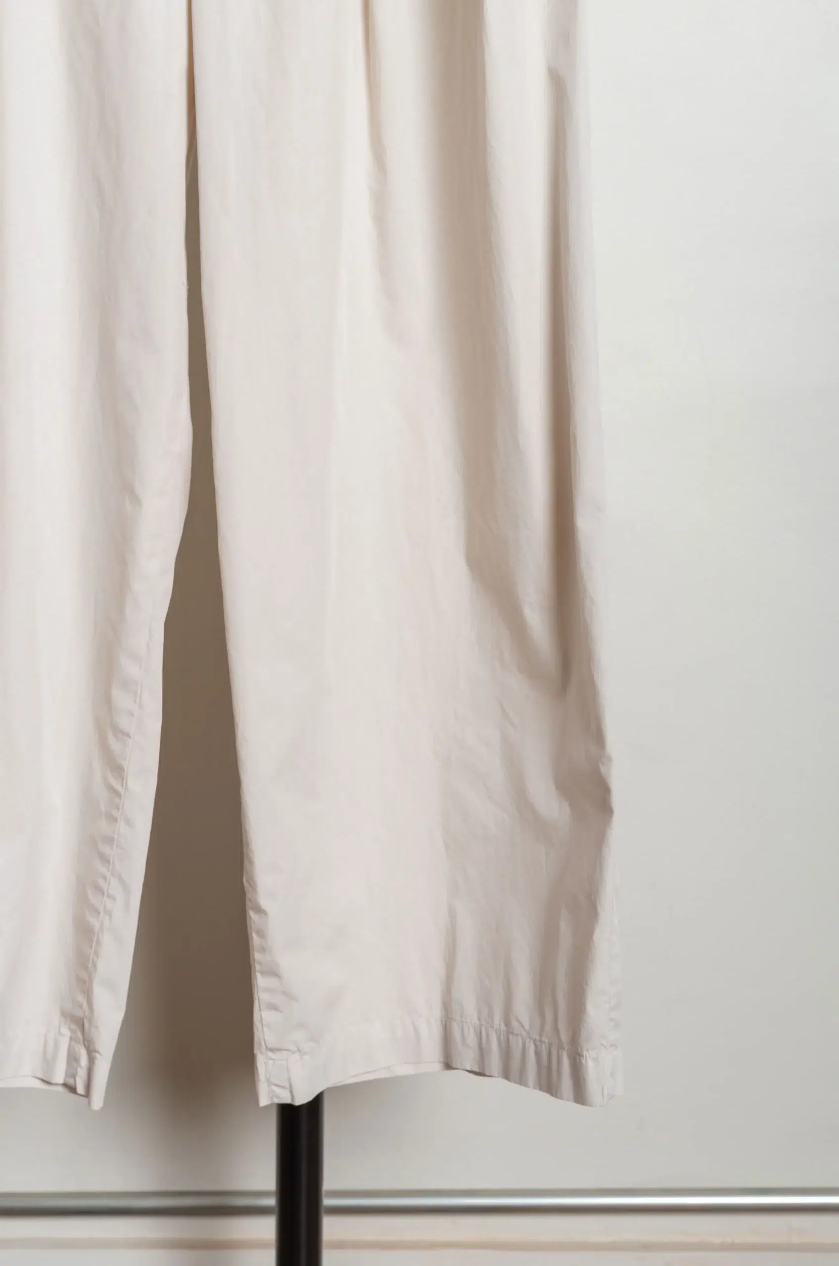 ATON - TWO TUCKED EASY PANTS PRAGLM0405 - BEIGE