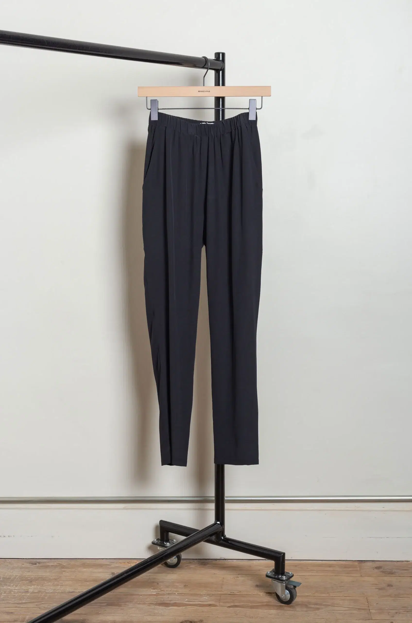 MONIQUEVANHEIST - PANTS 42 - BLACK
