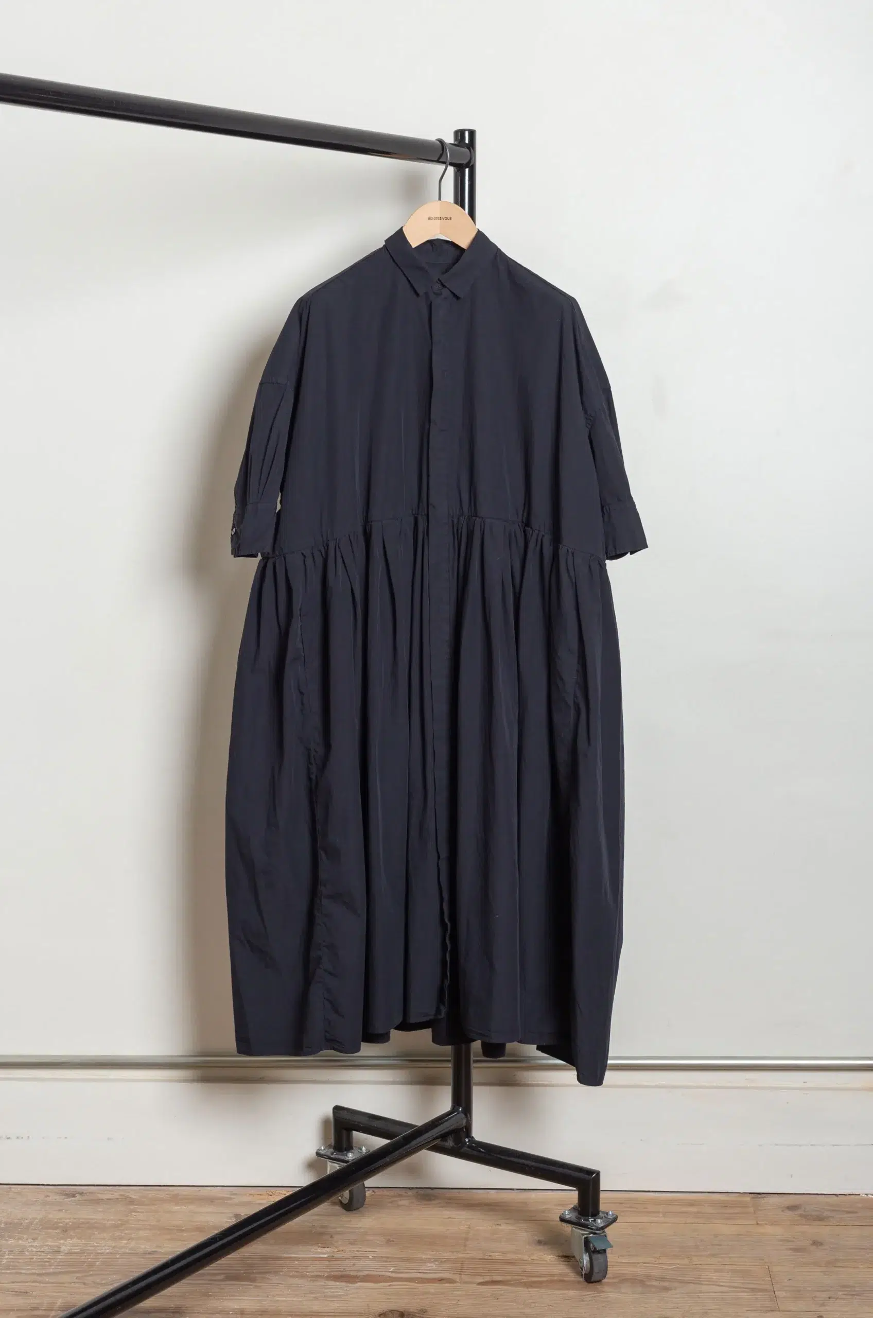 Toujours - Random Pleated Half Sleeve Shirt Dress MM44QD03 - Black Navy