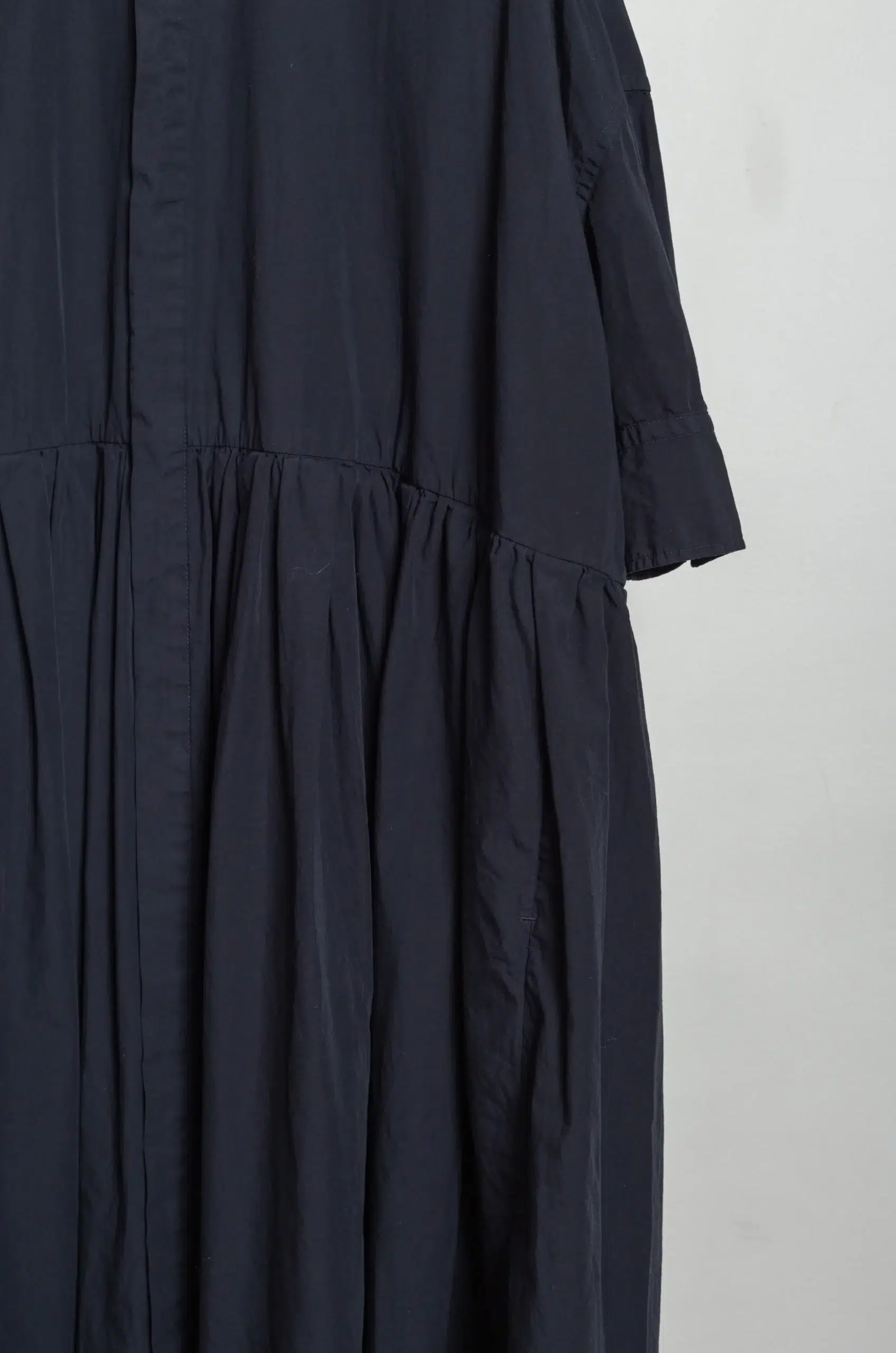 Toujours - Random Pleated Half Sleeve Shirt Dress MM44QD03 - Black Navy