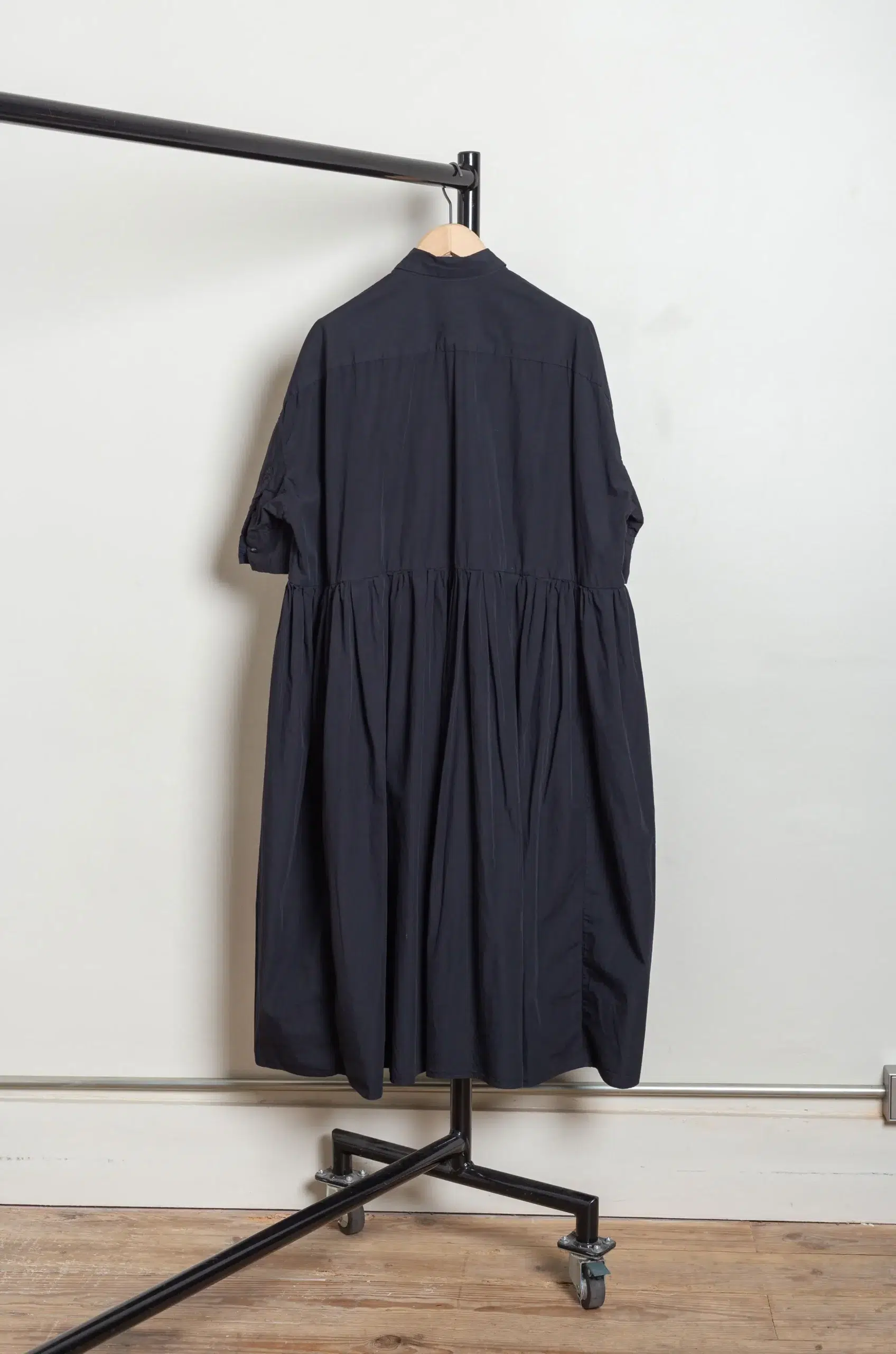 Toujours - Random Pleated Half Sleeve Shirt Dress MM44QD03 - Black Navy