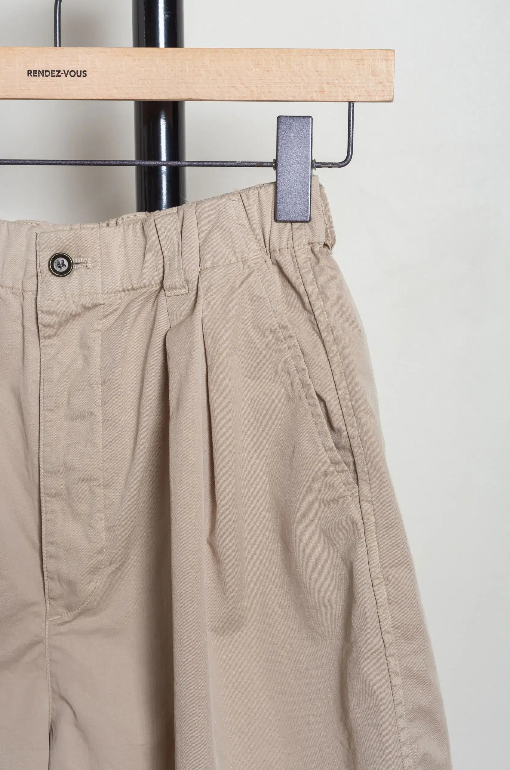 Toujours - 2 In-pleat Baggy Half Chinos - Sand