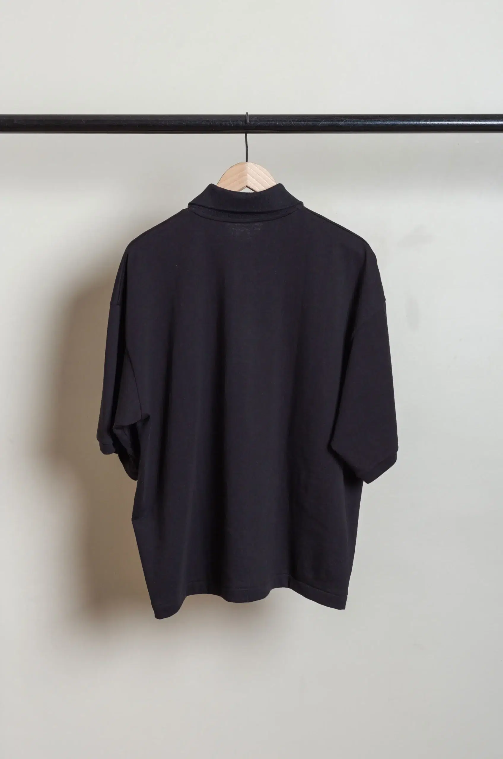 Yoko Sakamoto - BOX TUBE POLO - BLACK