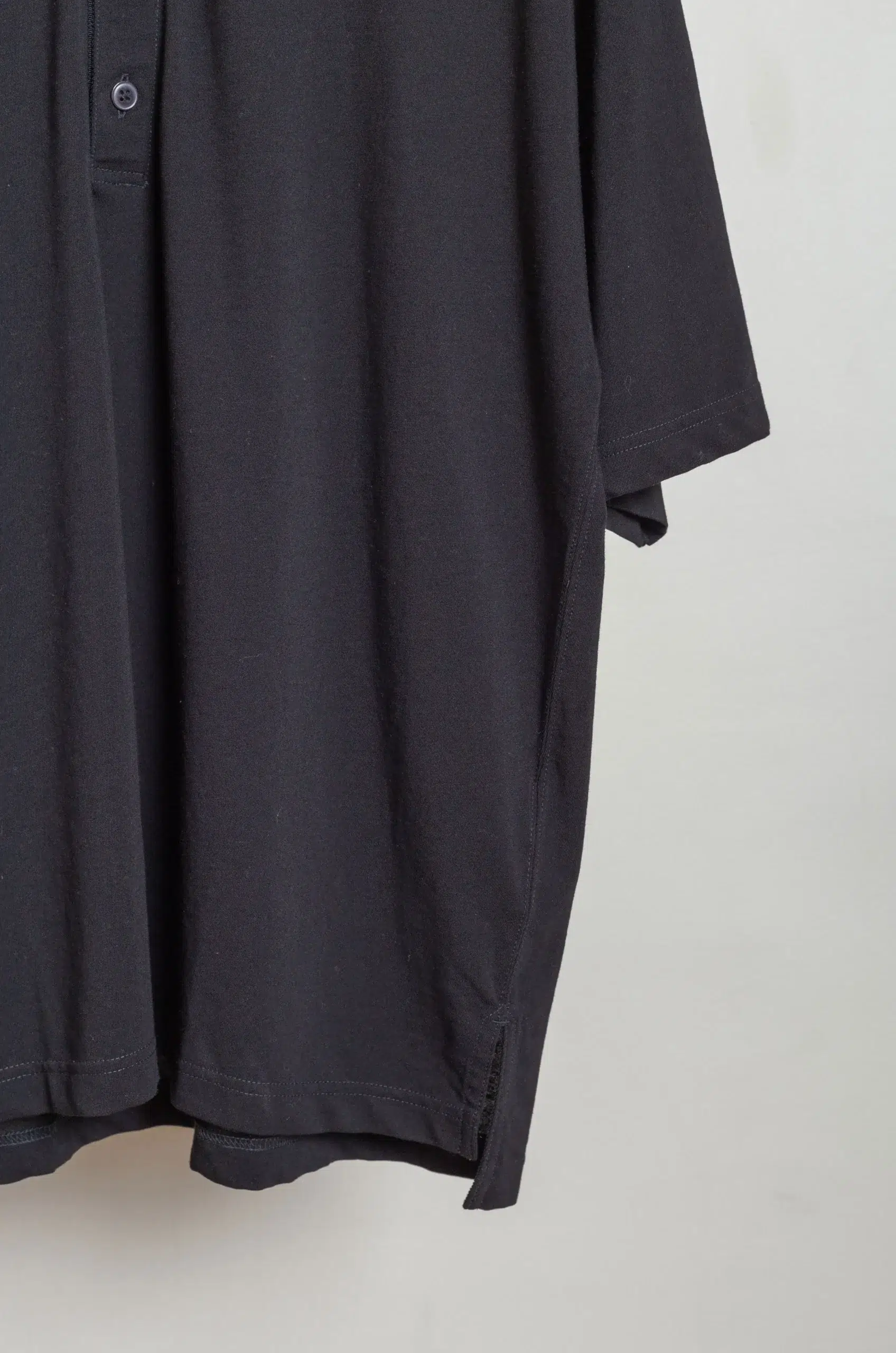 Ylève - COTTON HIGH-TWISTED JERSEY HENRY NECK T - Black