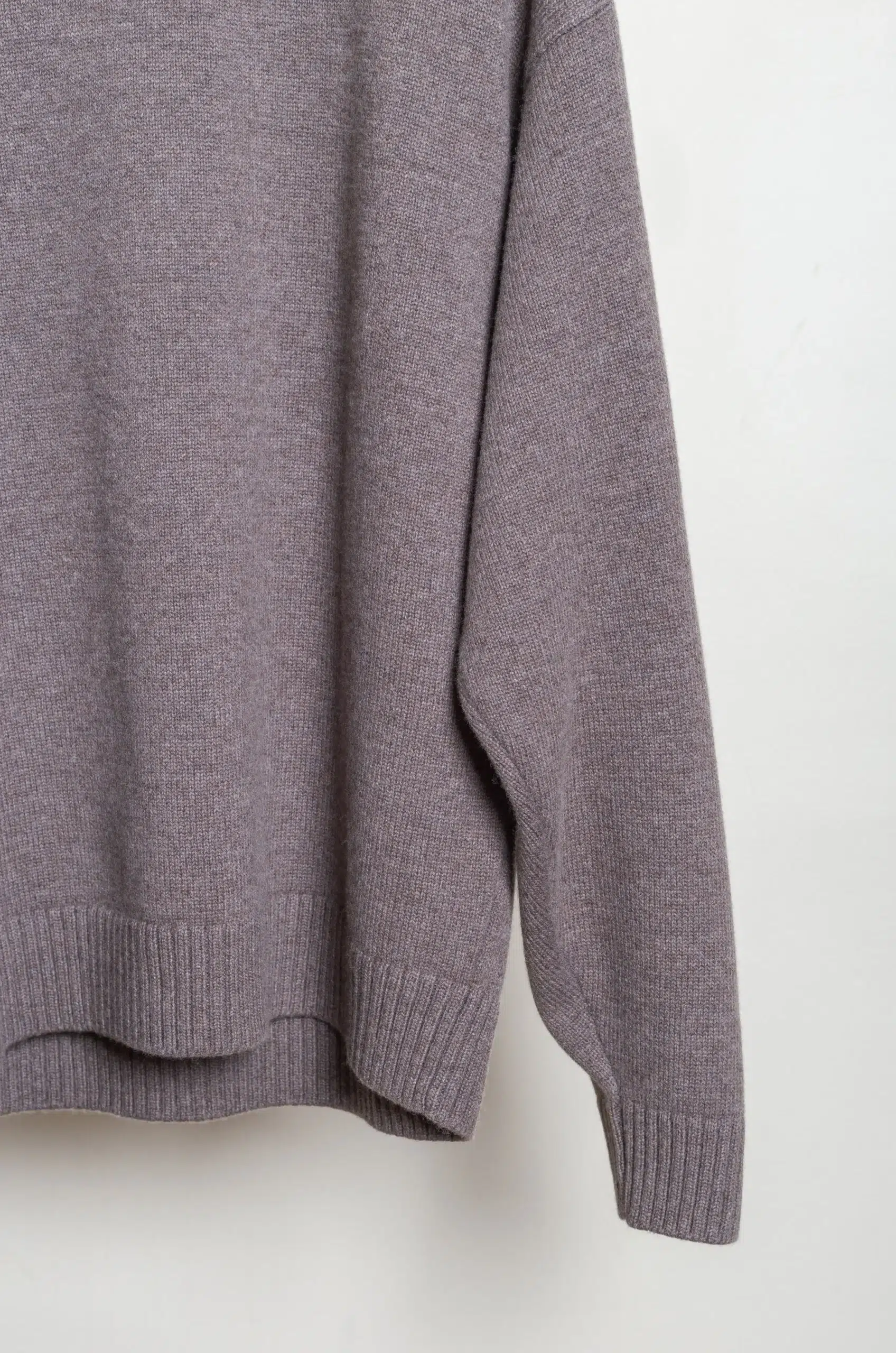Arpenteur - SOURCE ROUND COLLAR SWEATER - GREIGE