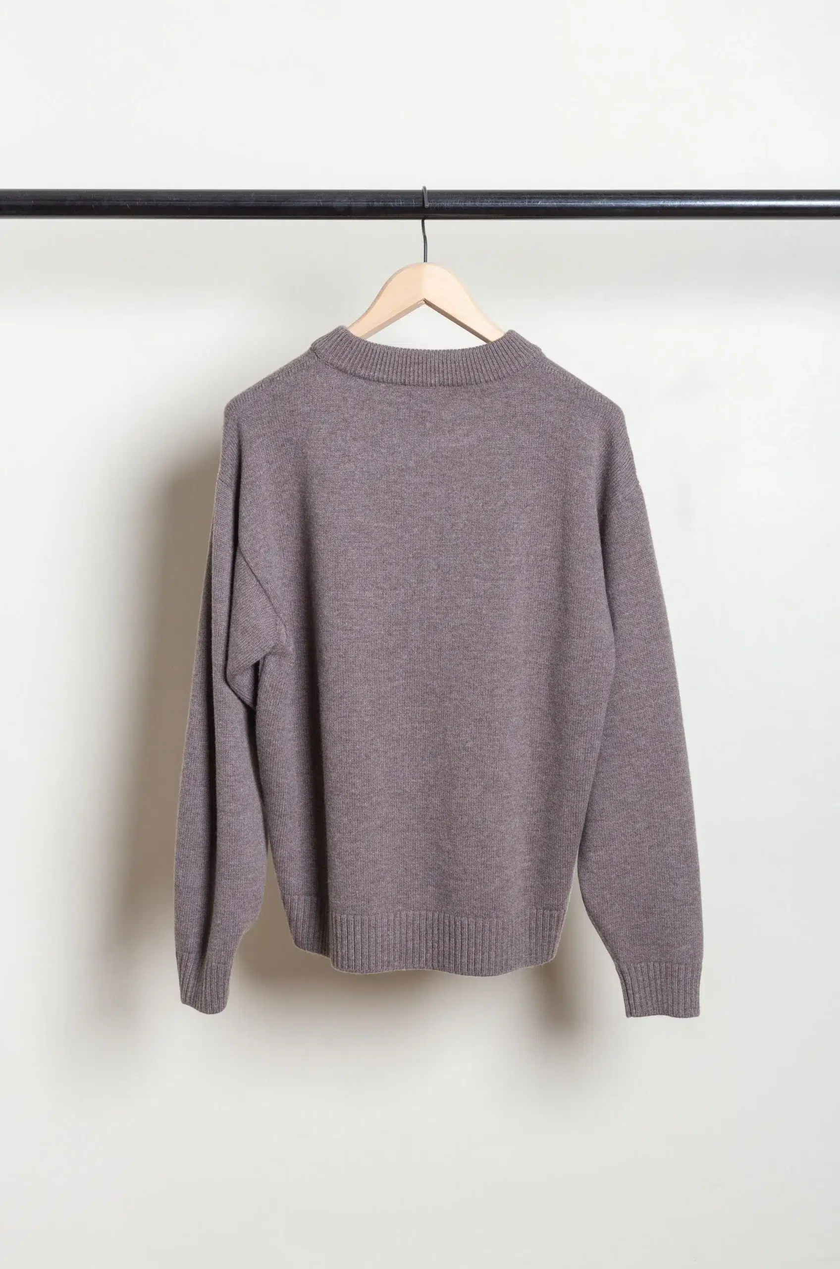 Arpenteur - SOURCE ROUND COLLAR SWEATER - GREIGE