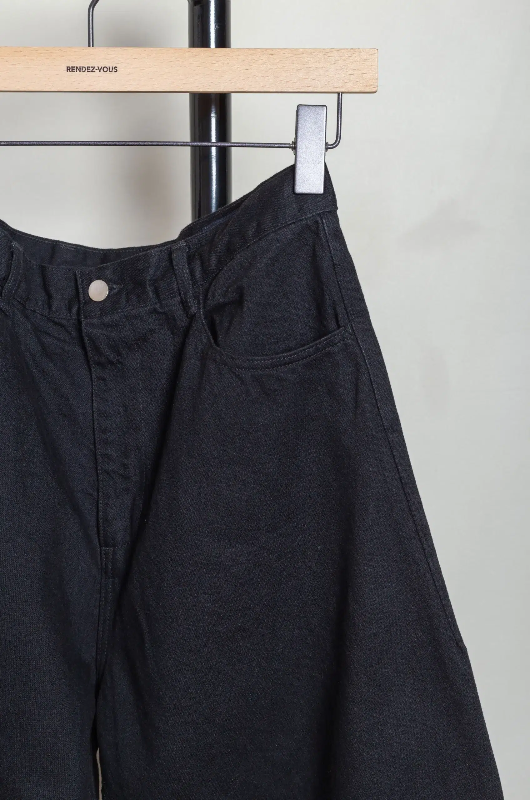 Arpenteur - 4 POCKET REGULAR CUT - BLACK