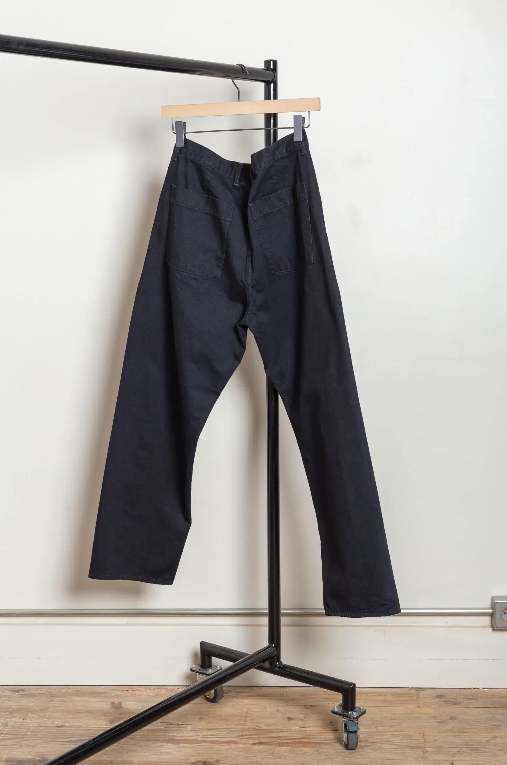 Arpenteur - 4 POCKET REGULAR CUT - BLACK