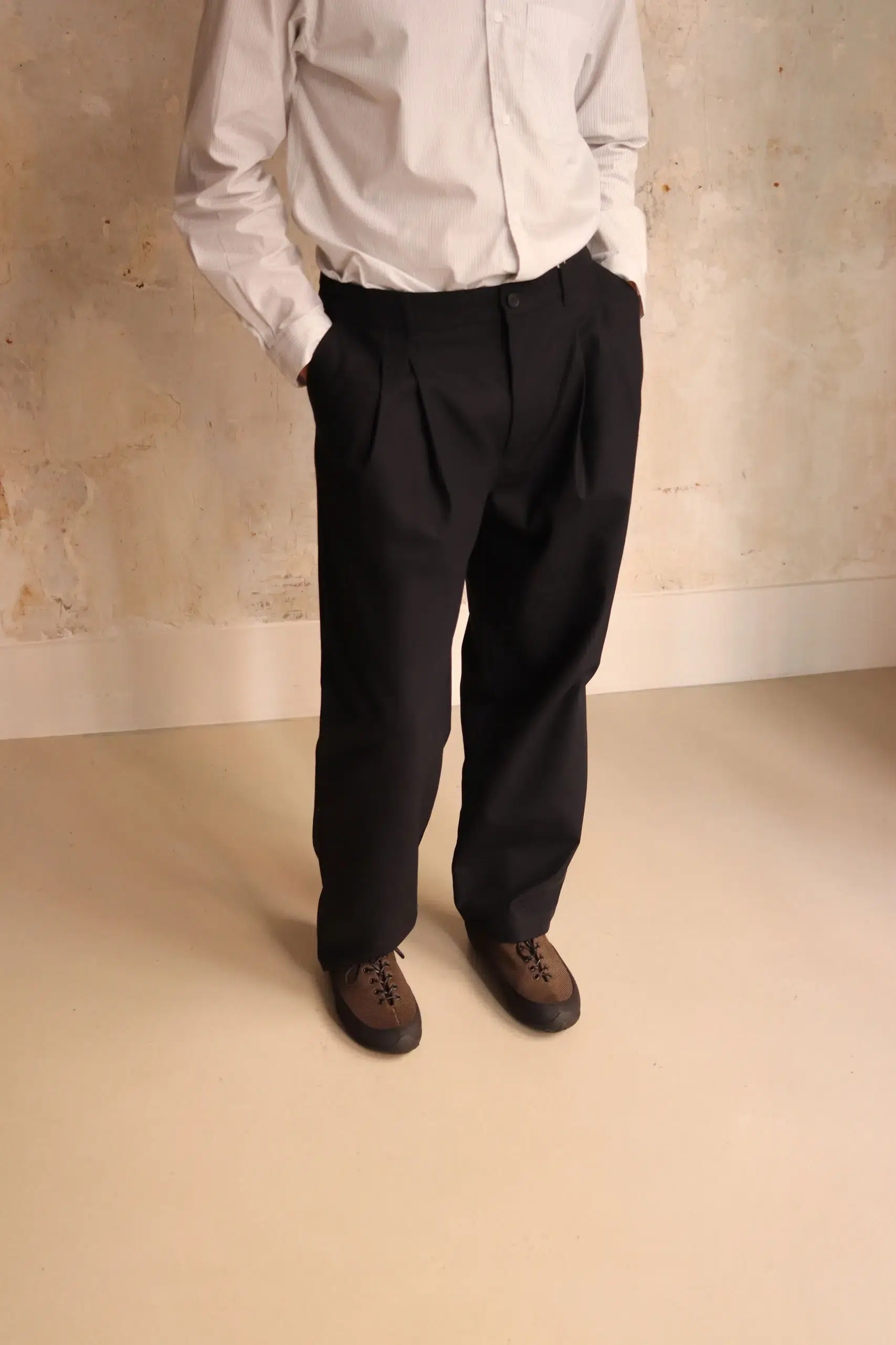 Still By Hand - Deep tuck pressed pants PT05263OS - BLACK NAVY
