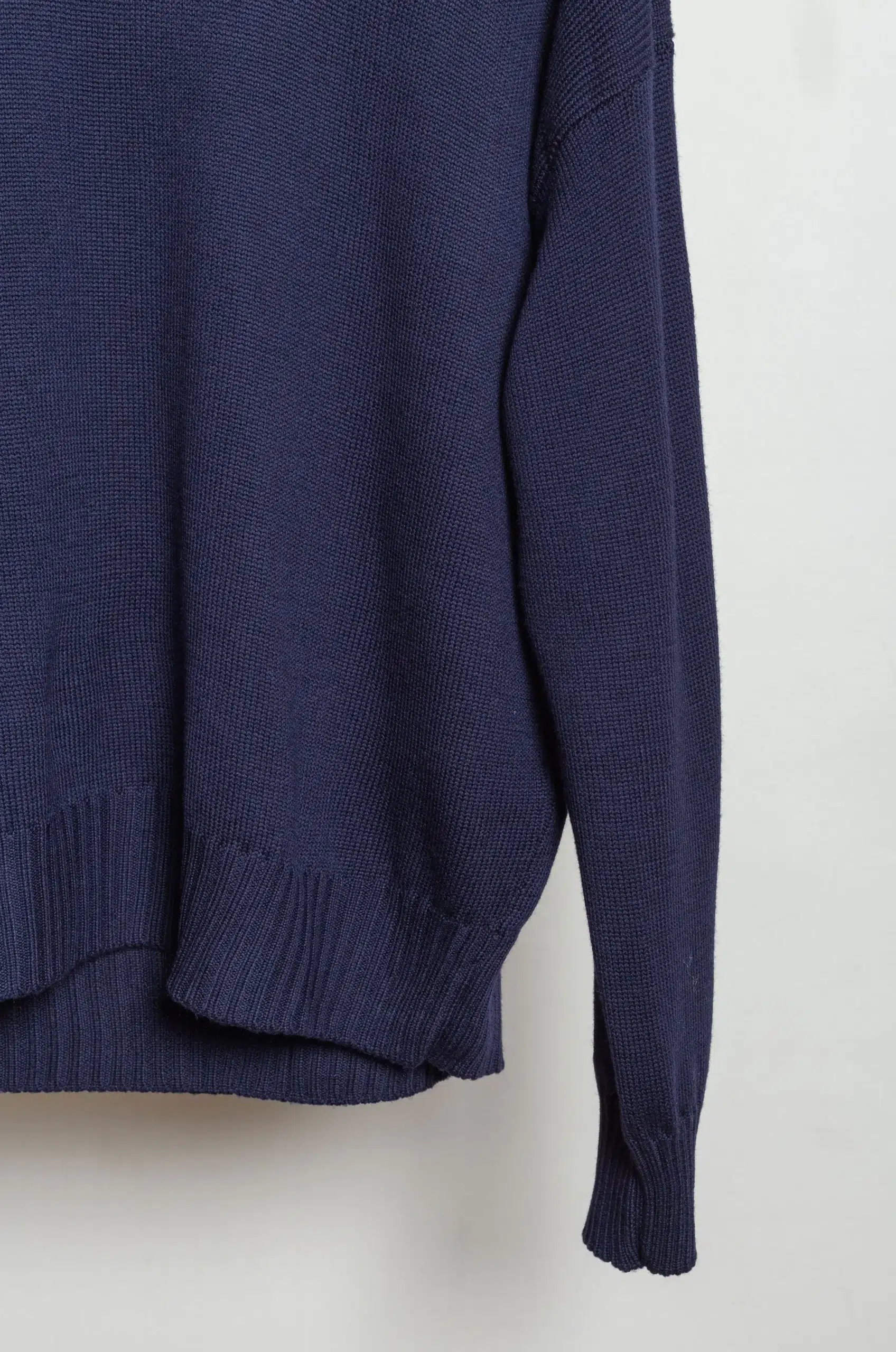 De Dam Foundation - Virgin Wool Crewneck 26FW-CS-WV-01 - Navy