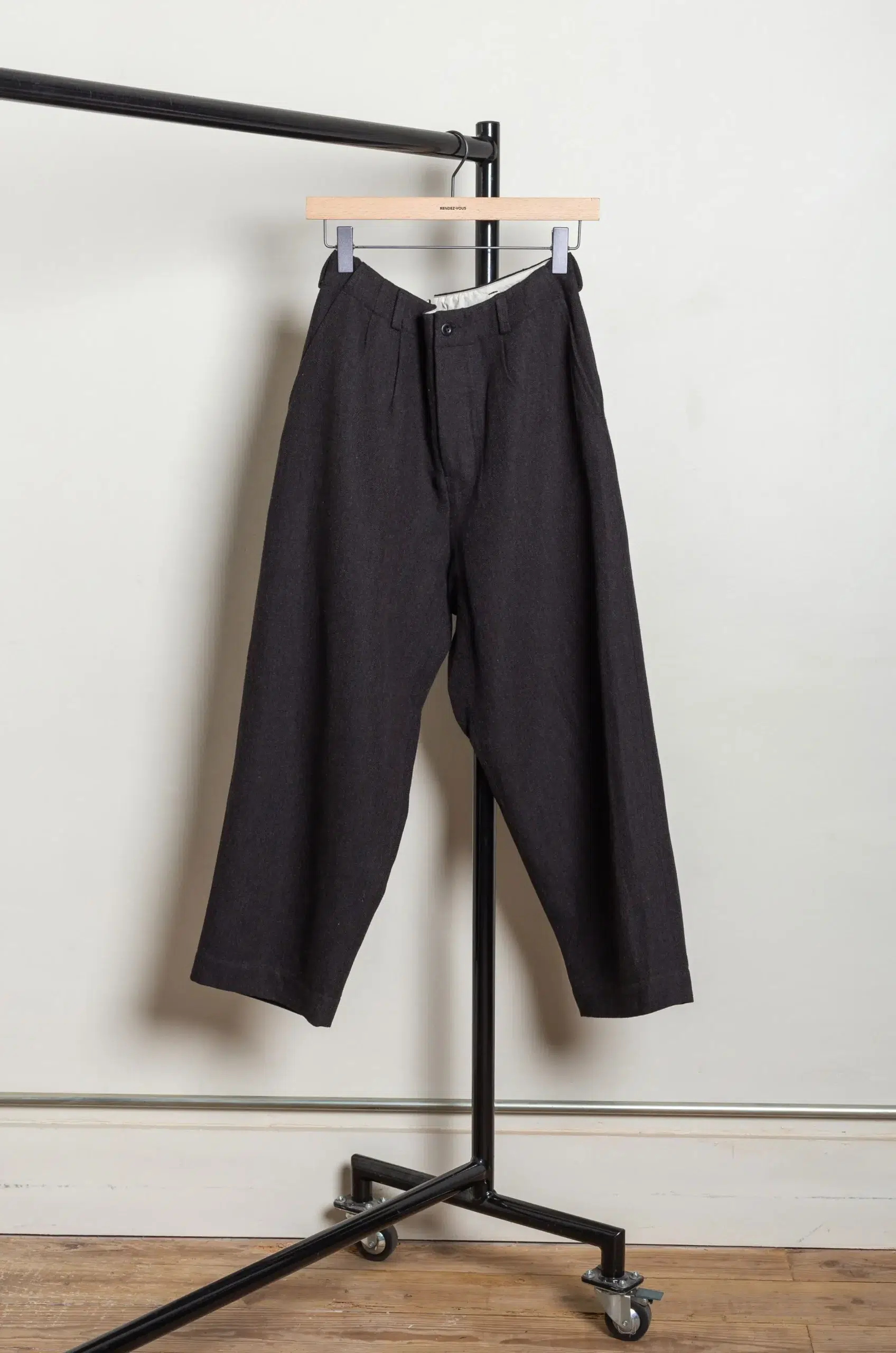 Evan Kinori - Two Pleat Pant - Black/Brown