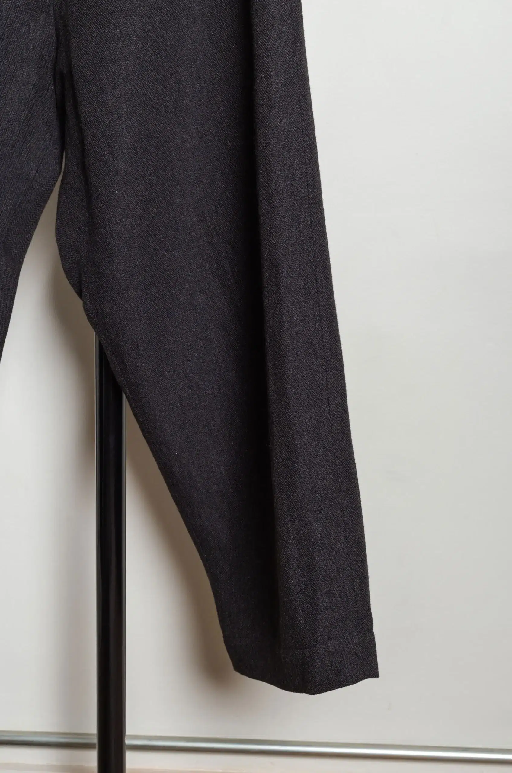 Evan Kinori - Two Pleat Pant - Black/Brown
