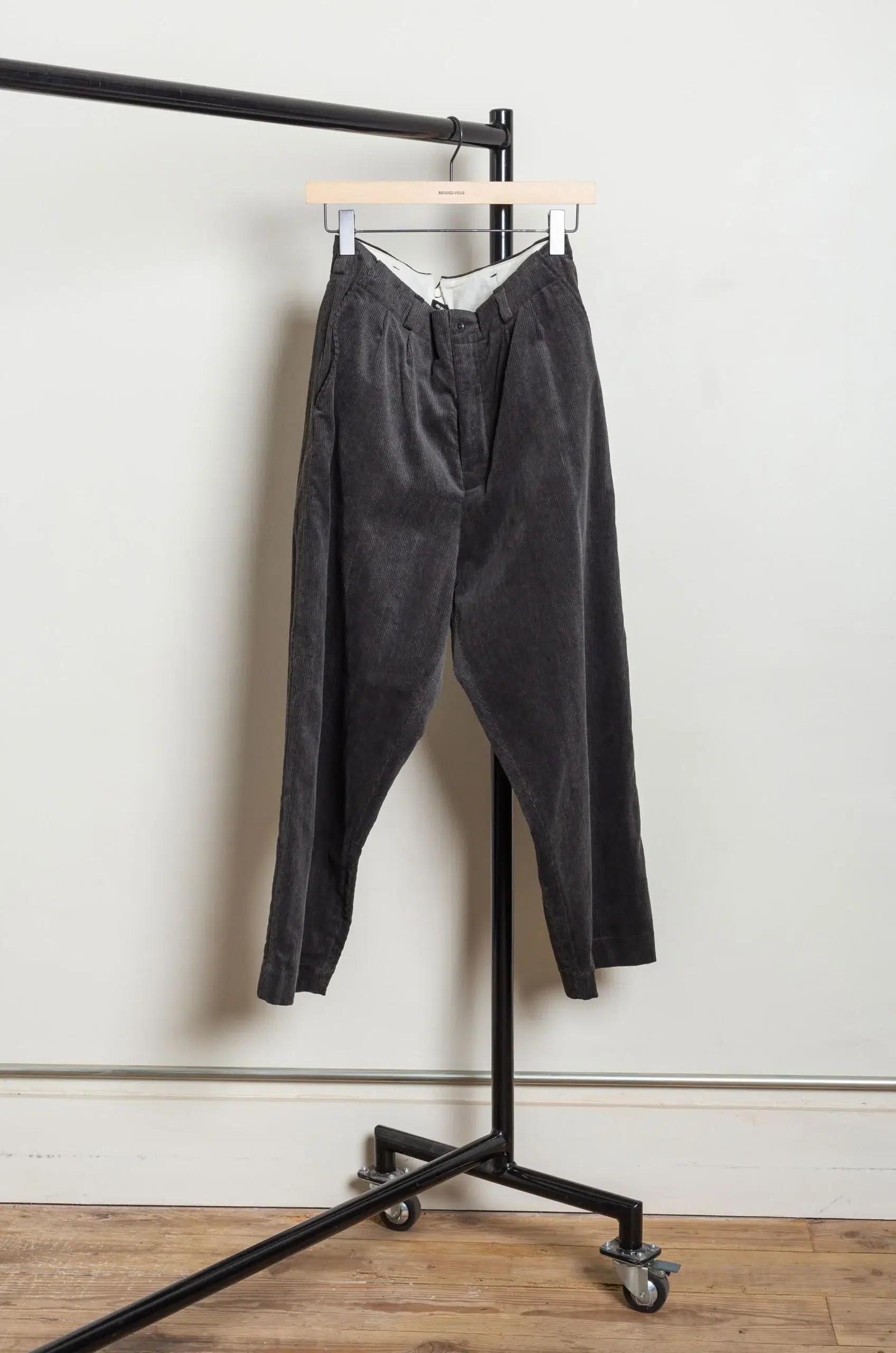 Evan Kinori - Two Pleat Pant - Charcoal