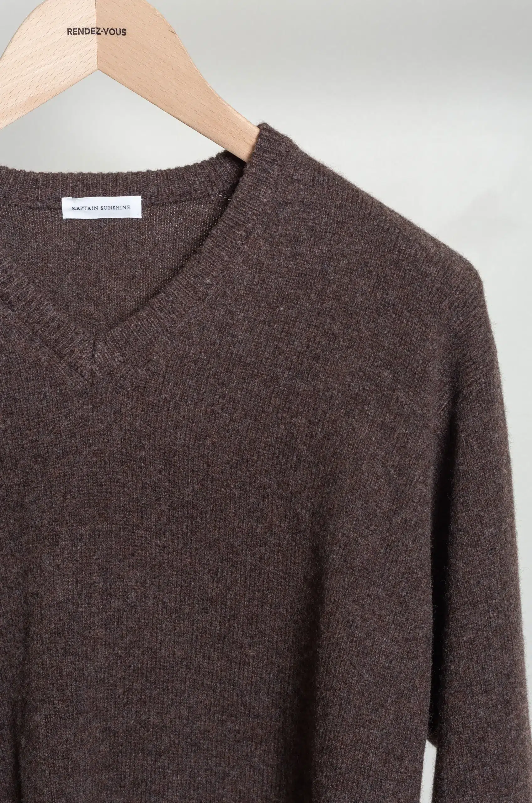 Kaptain Sunshine - KS26FKN09 Lambswool V-neck Pullover - BROWN