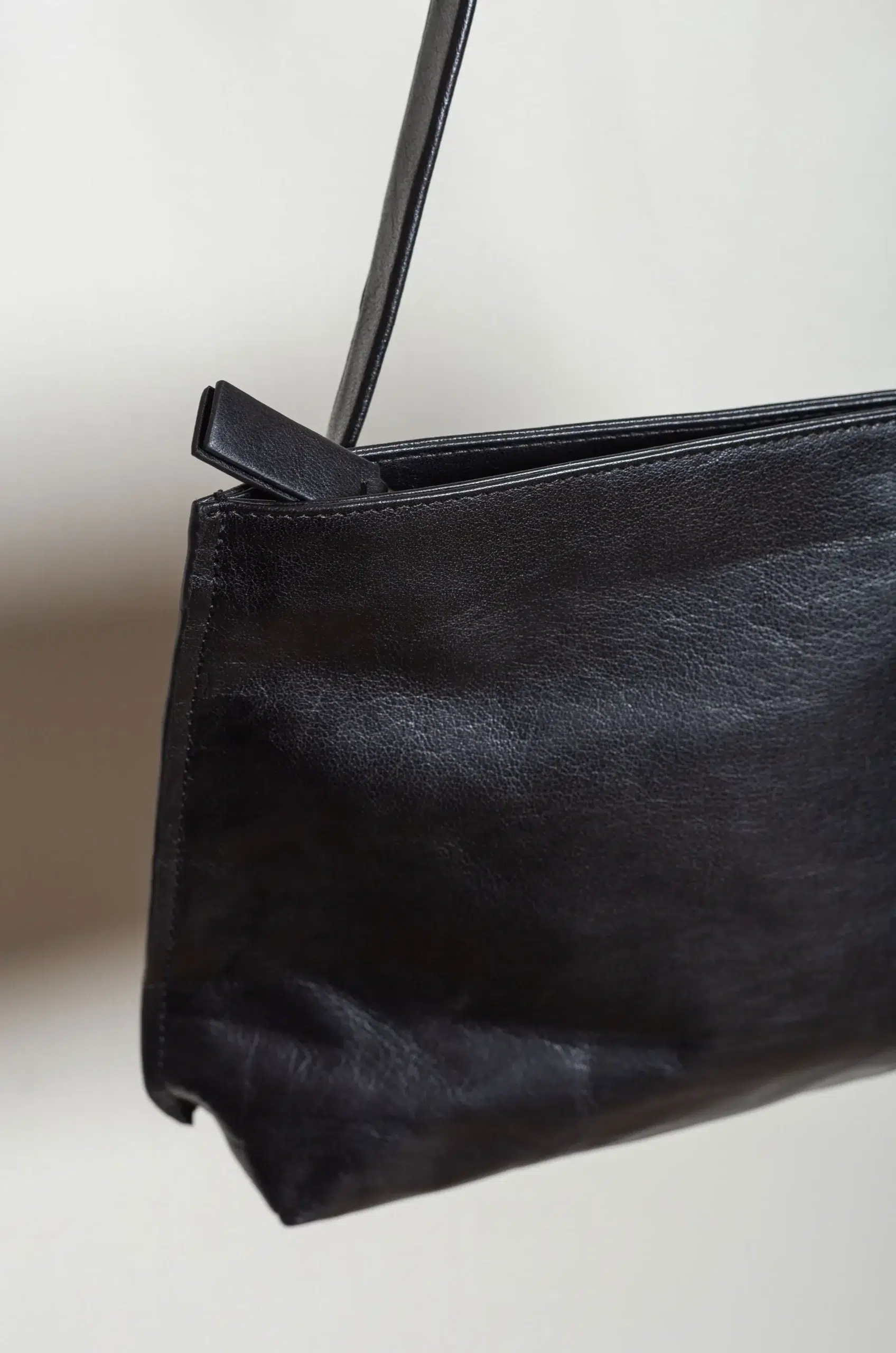 LIHANN GEORGE - SIENI CRUSHED GRAIN - BLACK