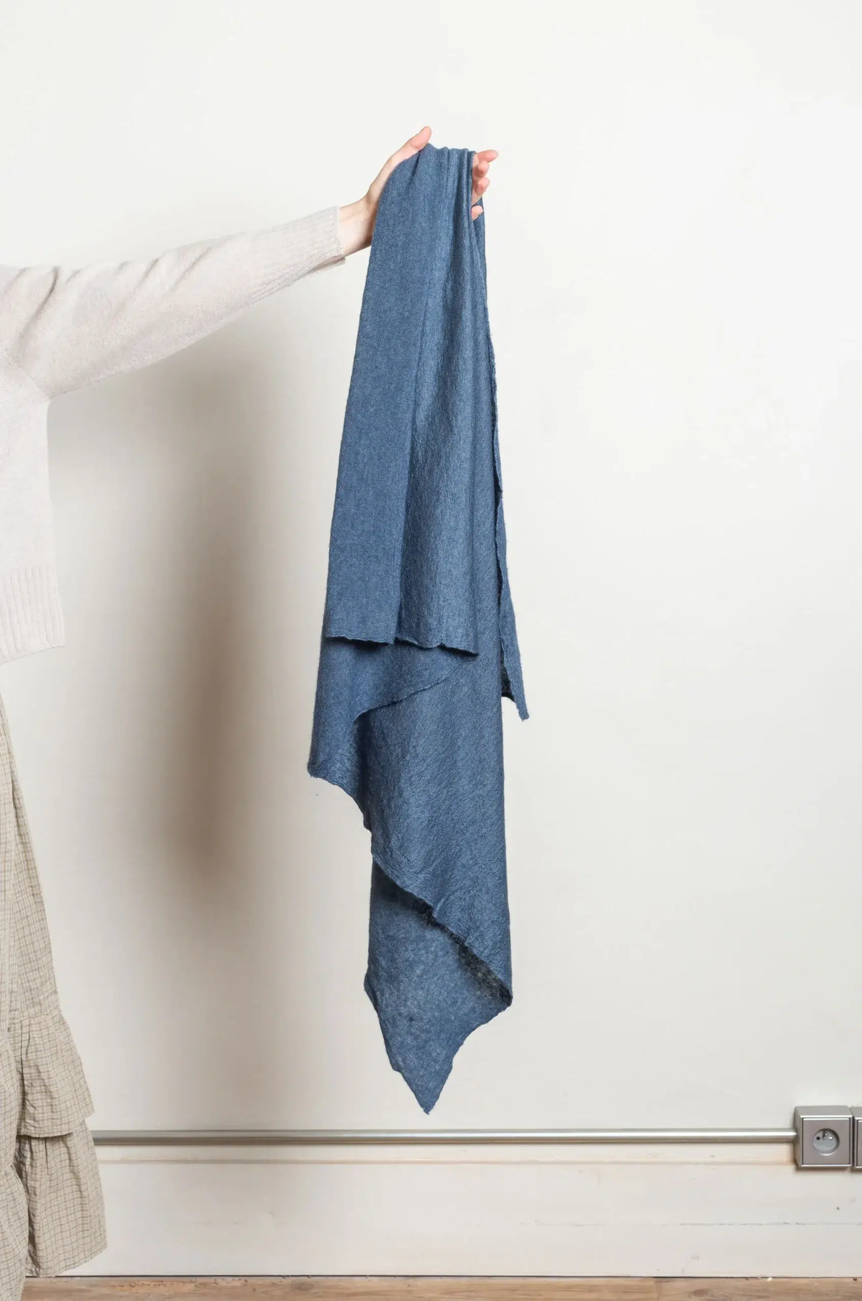 Pin 1876 - PLAIN SHAWL 5928/508 - 0227 Abyss