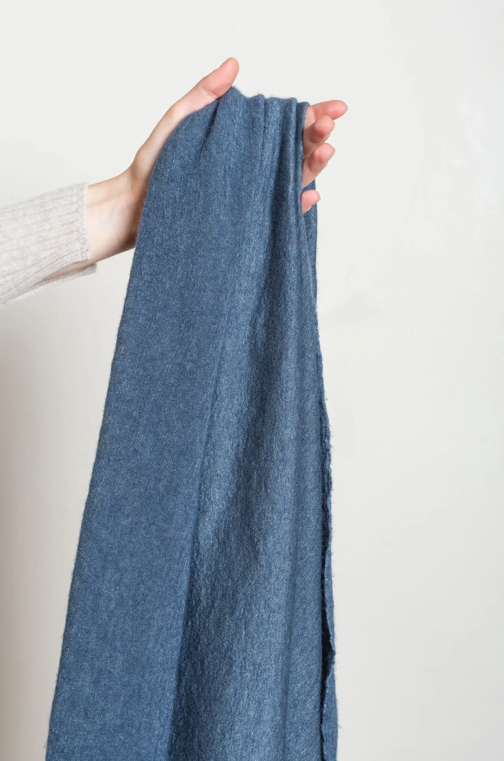 Pin 1876 - PLAIN SHAWL 5928/508 - 0227 Abyss