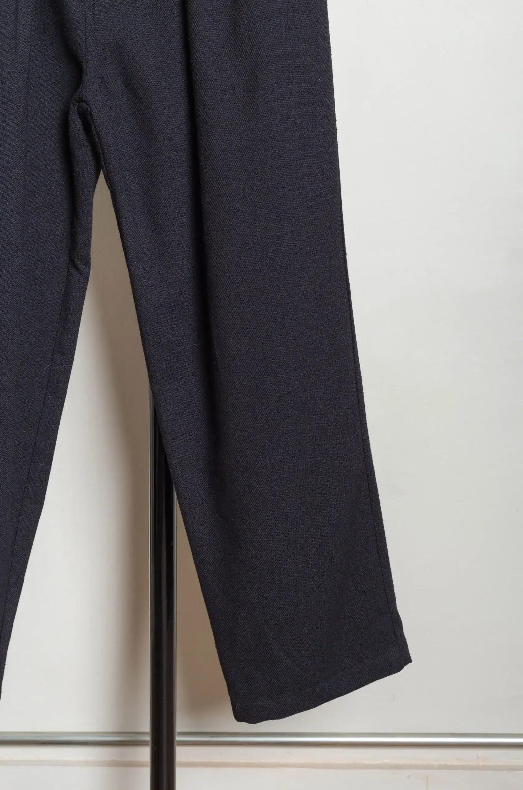 Still By Hand - PT07263OS Wool mixed deep tuck pants - Black