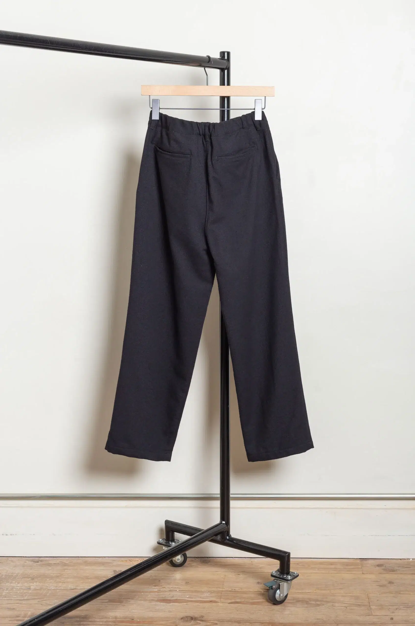 Still By Hand - PT07263OS Wool mixed deep tuck pants - Black