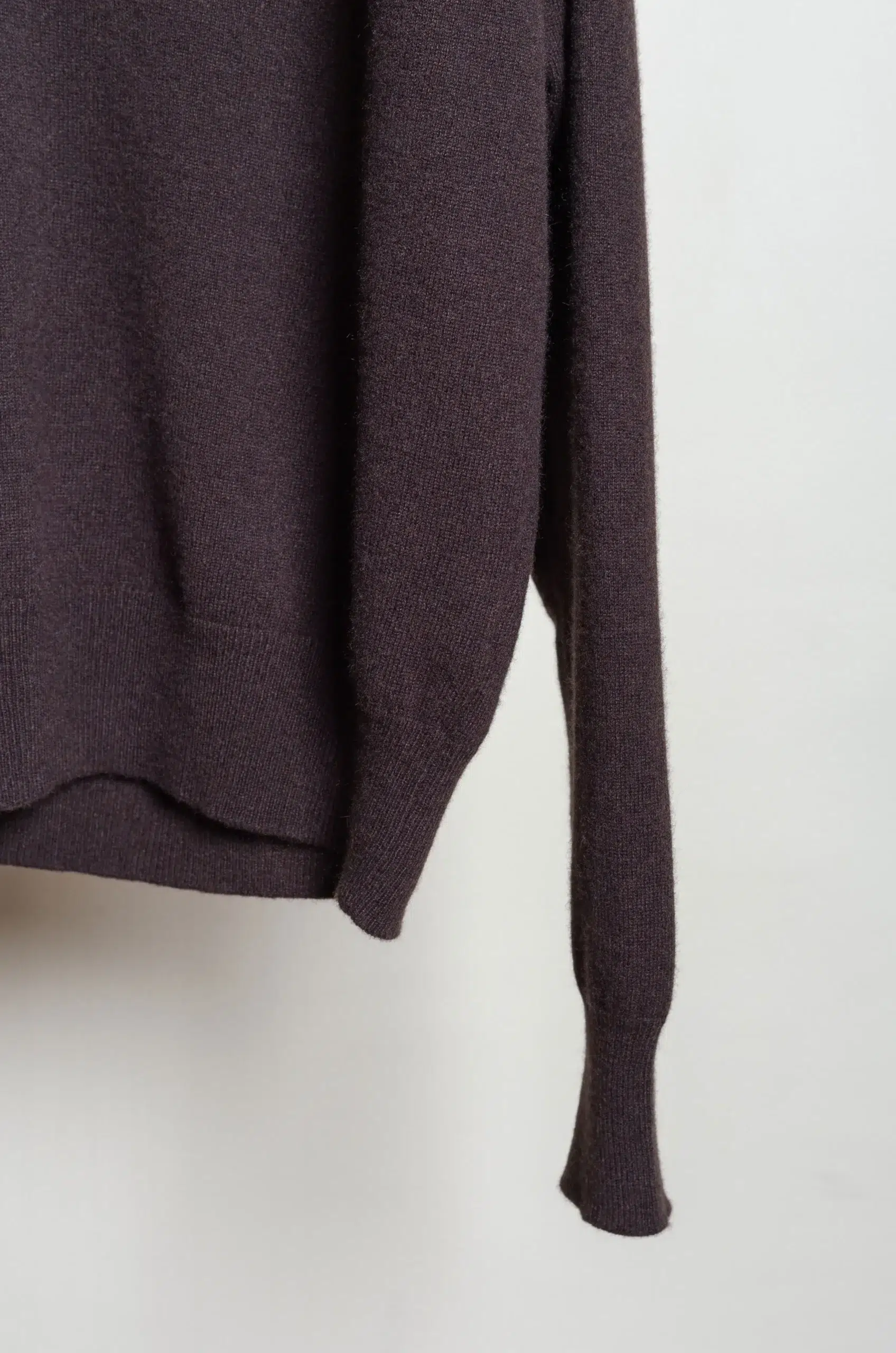 That's Alyki - BRIGHTON KNITWEAR C2146TU - BLACK WOOD