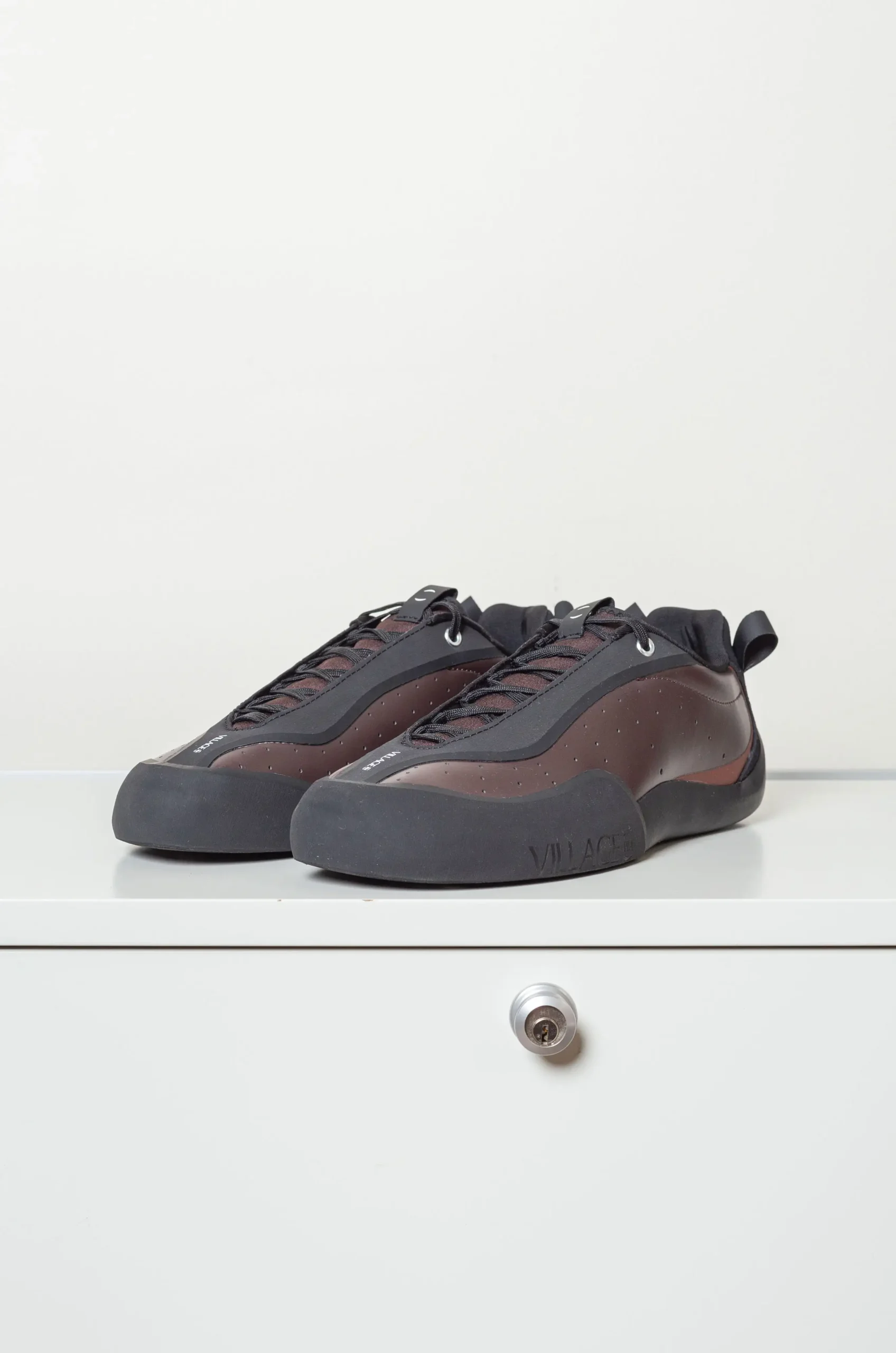 VILLAGE - Men 2PM - Maroon / Natural Black