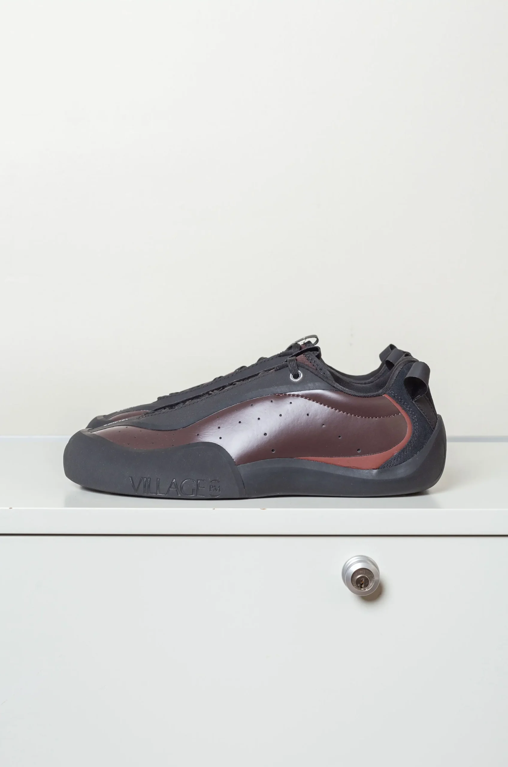 VILLAGE - Men 2PM - Maroon / Natural Black